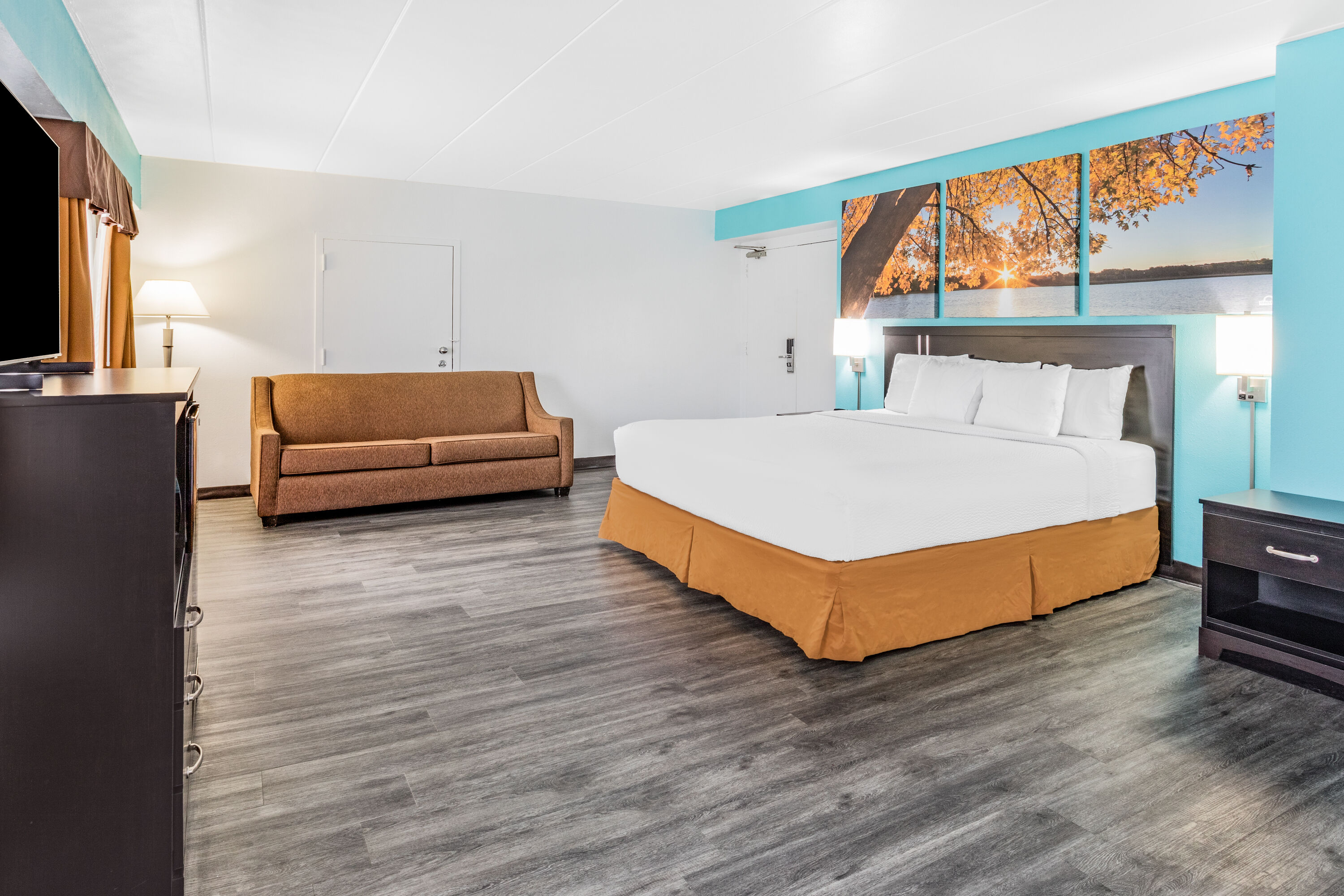 Guest room at the Days Inn by Wyndham Livonia/Canton/Detroit in Livonia, Michigan