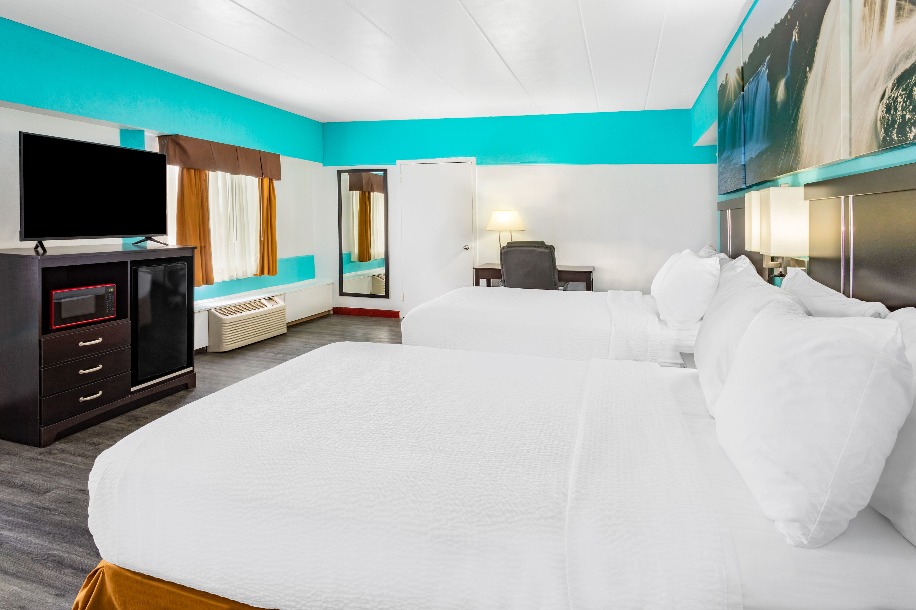 Days Inn by Wyndham Livonia/Canton/Detroit suite in Livonia, Michigan