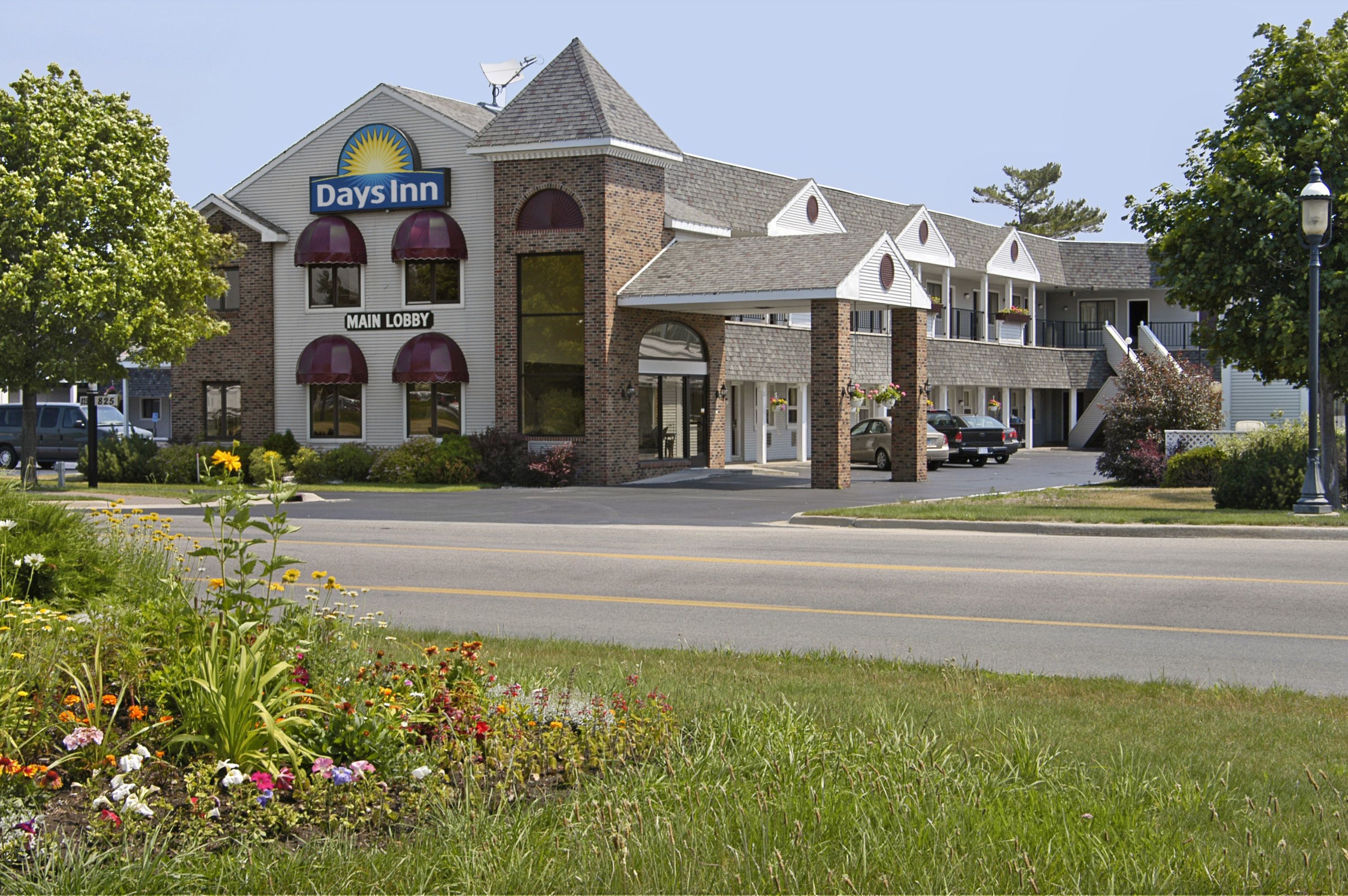 Days Inn by Wyndham Mackinaw City Lakeview Mackinaw City MI Hotels