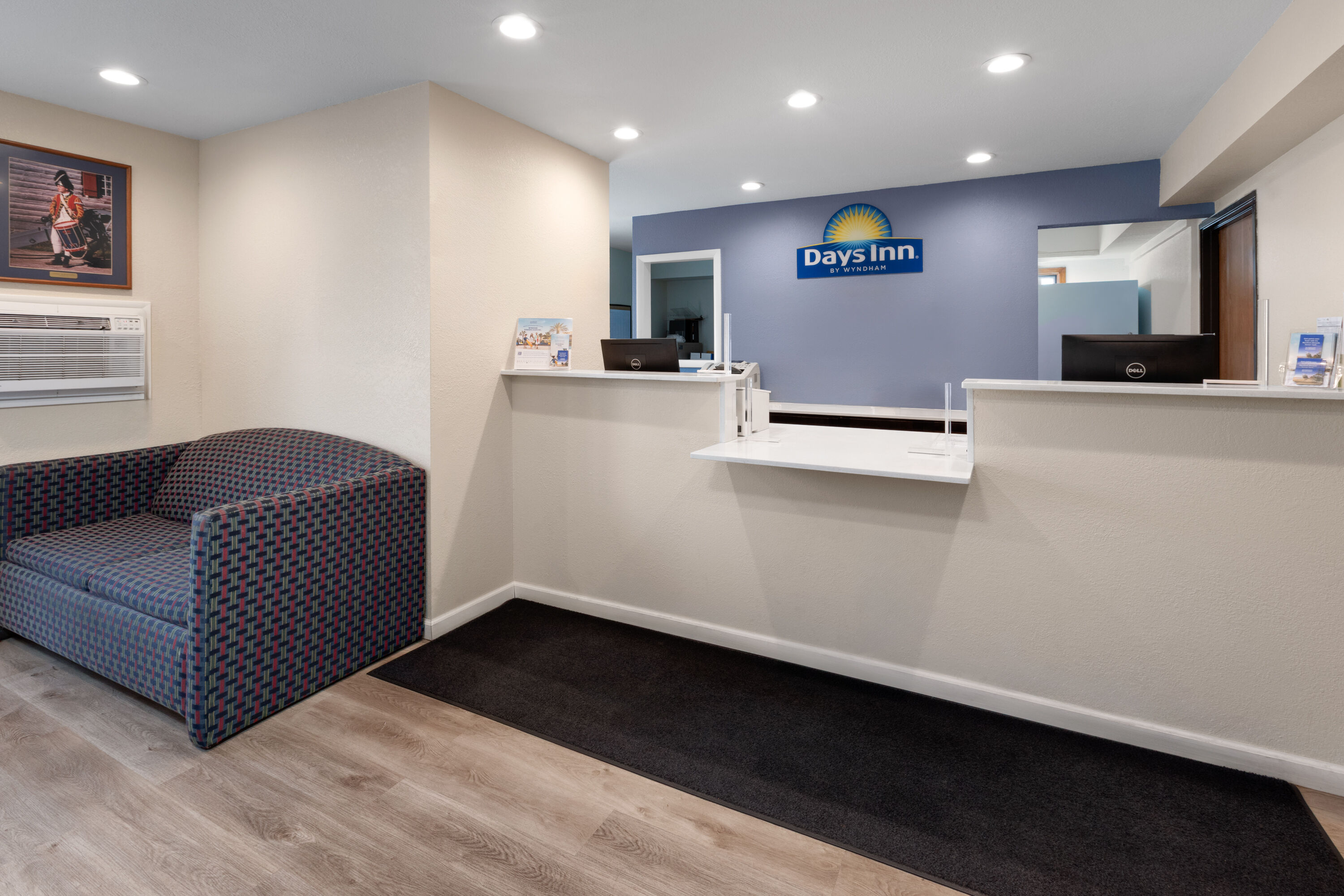 Days Inn by Wyndham Mackinaw City/Bridgeview Area reception in Mackinaw City, Michigan