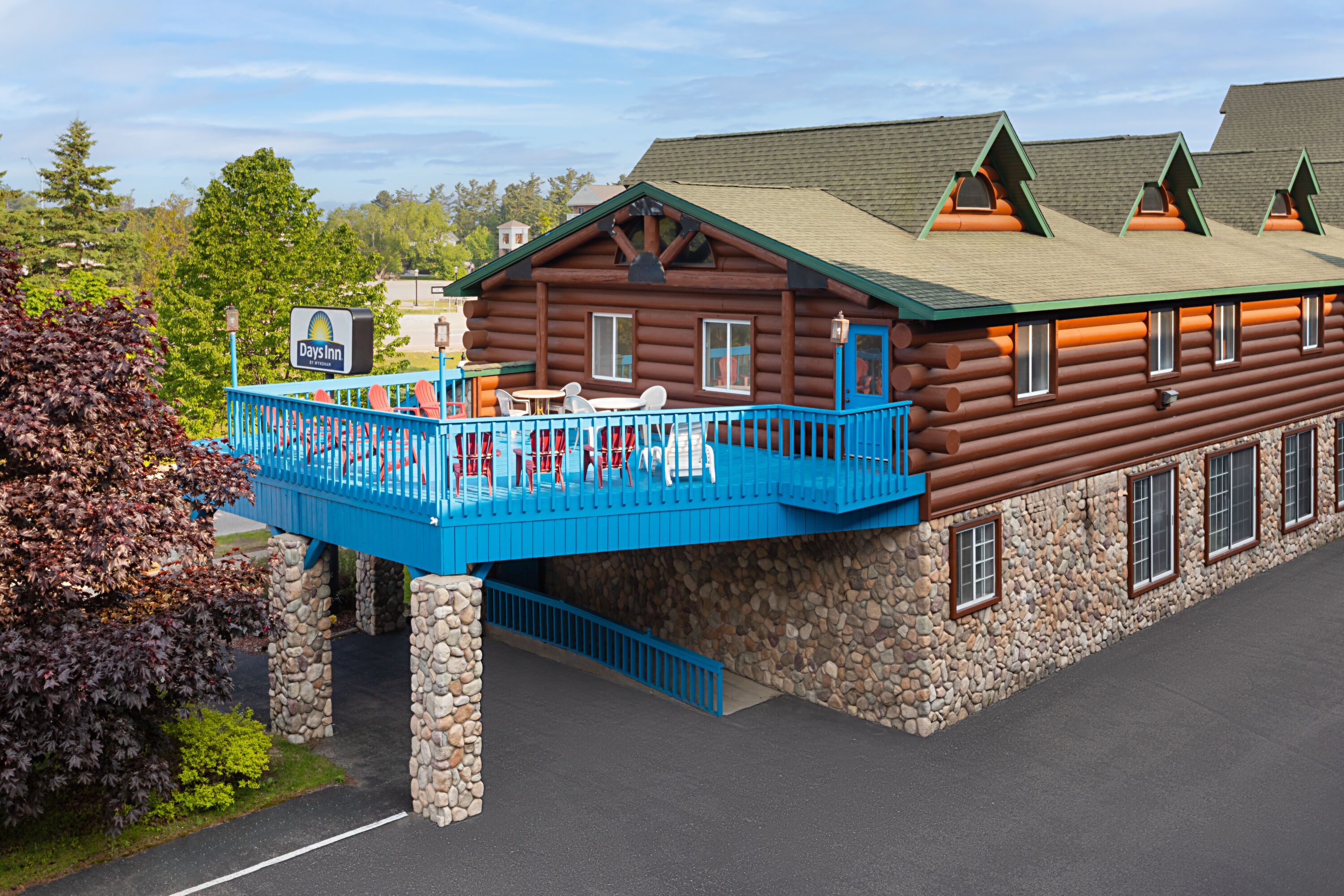 Scenic Image of Days Inn by Wyndham Mackinaw City/Bridgeview Area hotel in Mackinaw City, Michigan