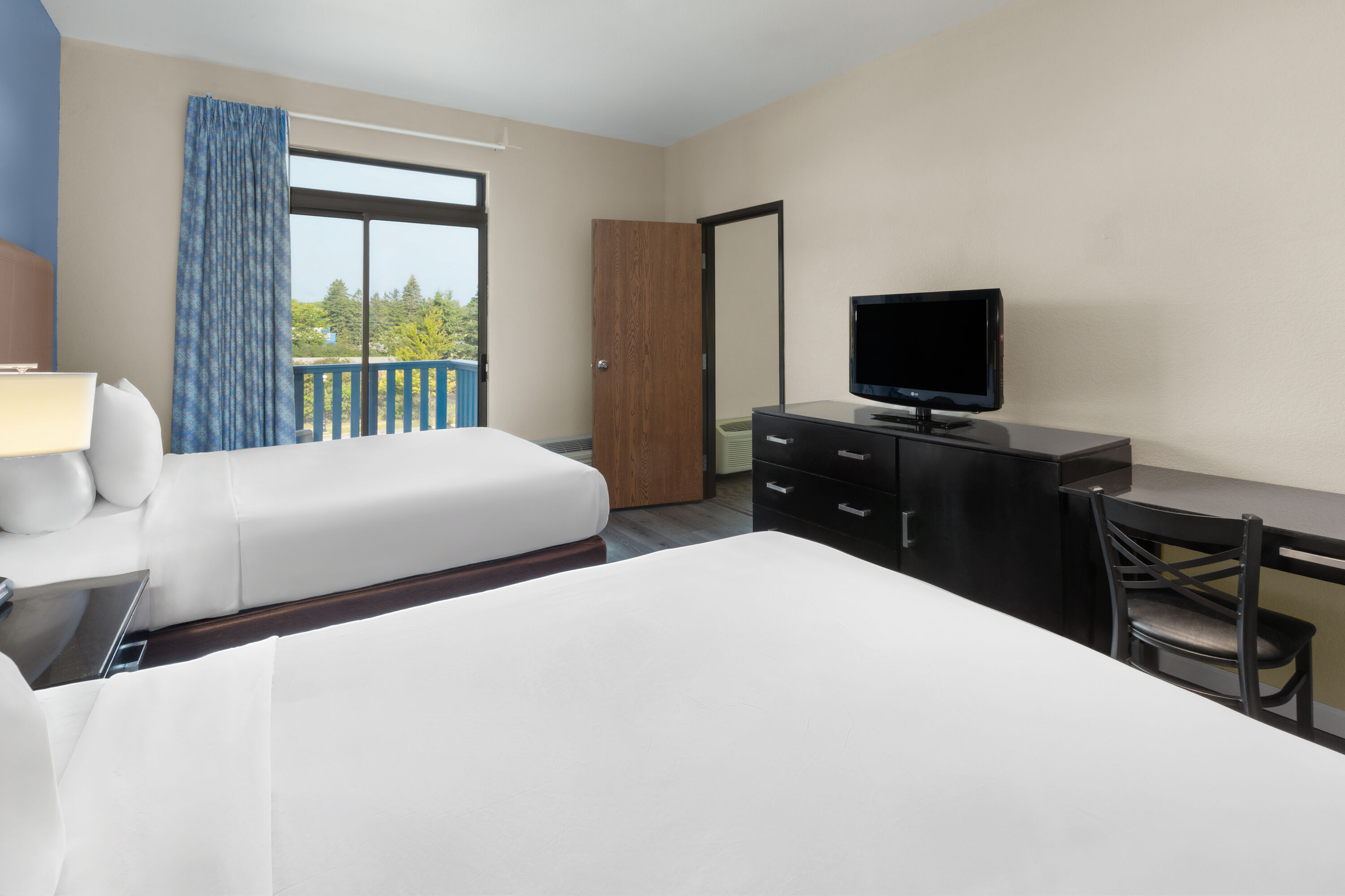 Days Inn by Wyndham Mackinaw City/Bridgeview Area suite in Mackinaw City, Michigan
