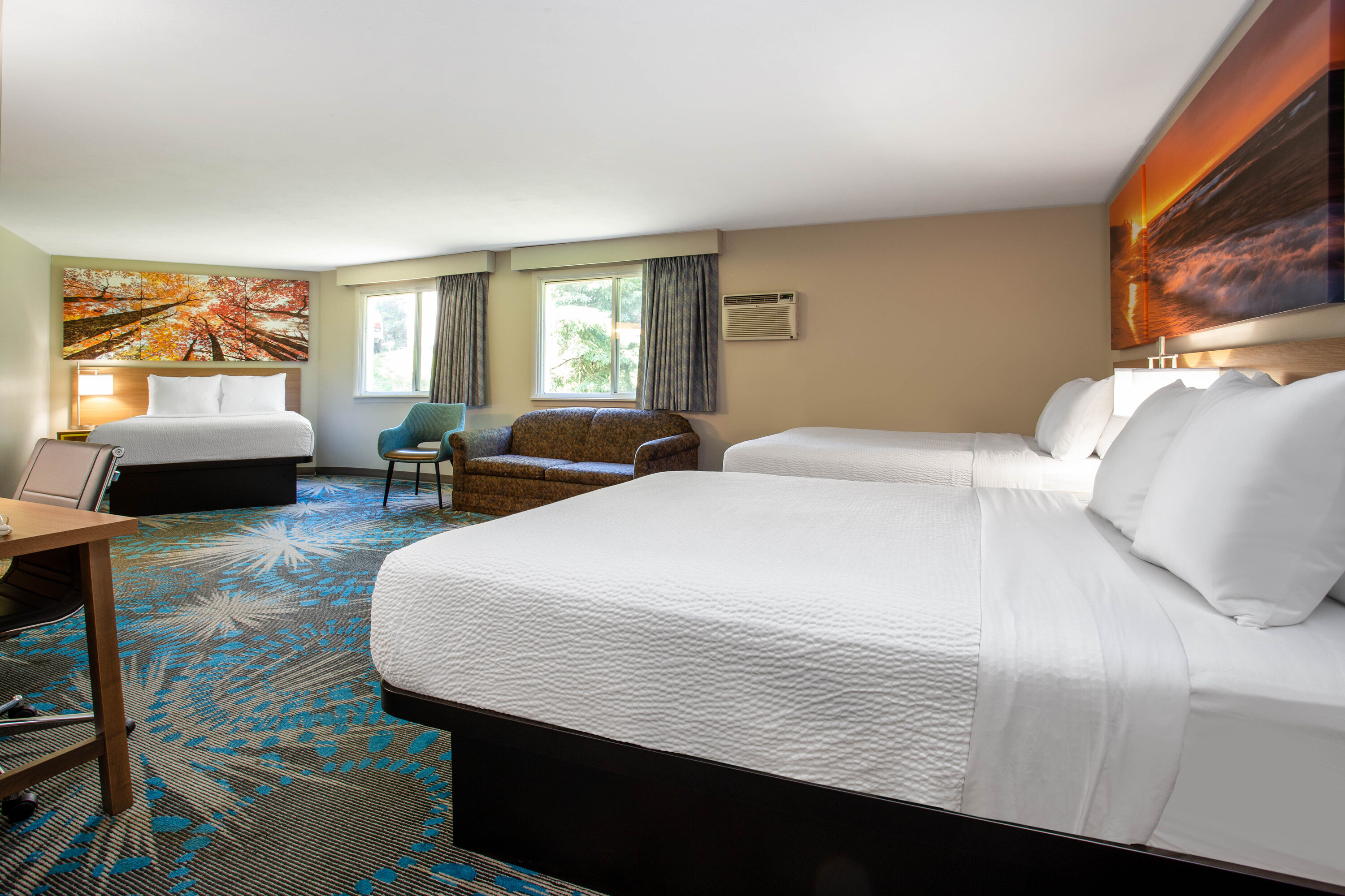 Days Inn by Wyndham Marquette suite in Marquette, Michigan