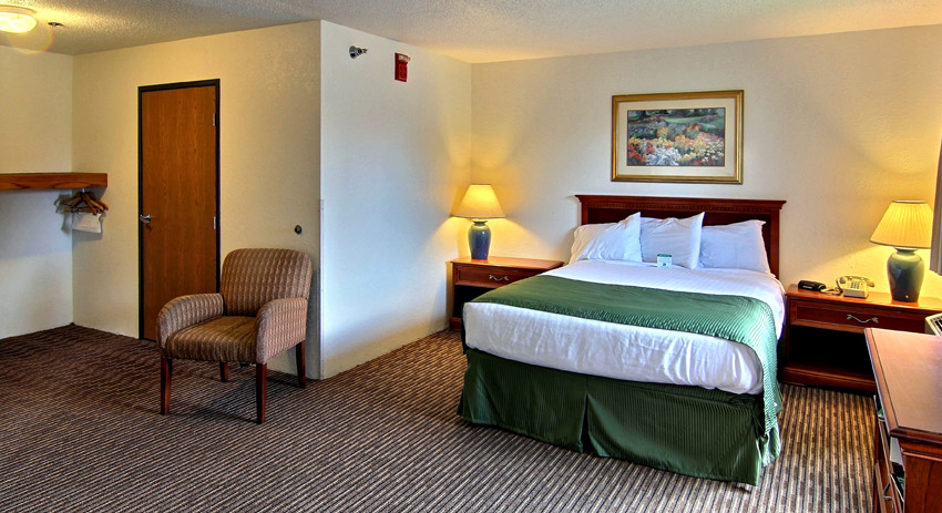 Guest room at the Days Inn & Suites by Wyndham Traverse City in Traverse City, Michigan