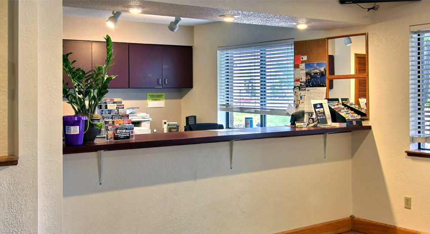 Days Inn and Suites Traverse City