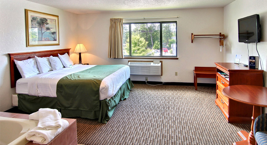 Days Inn Amp Suites By Wyndham Traverse City Traverse City