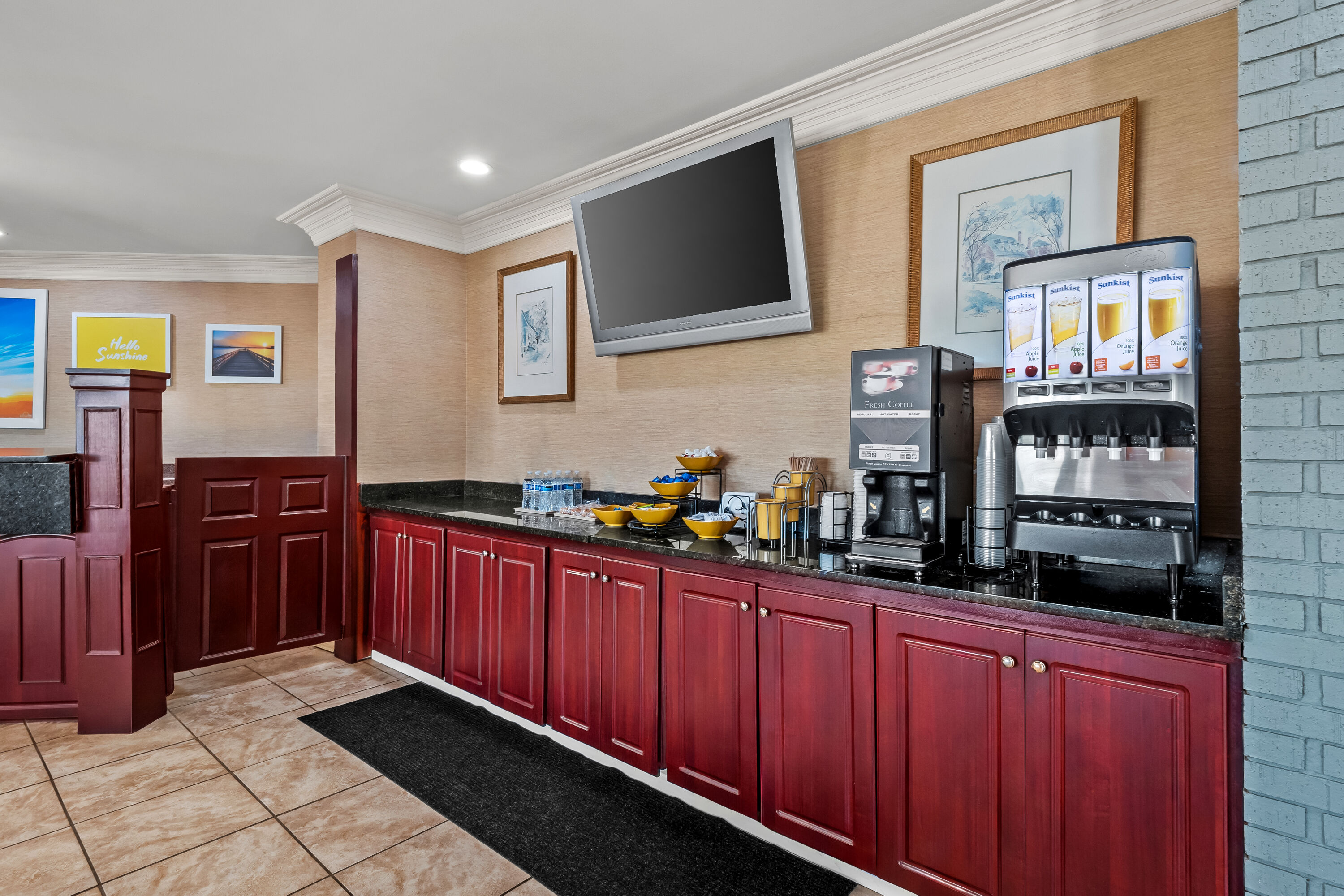 Days Inn by Wyndham Whitmore Lake/Ann Arbor/Brighton restaurant breakfast area close up in Whitmore Lake, Michigan