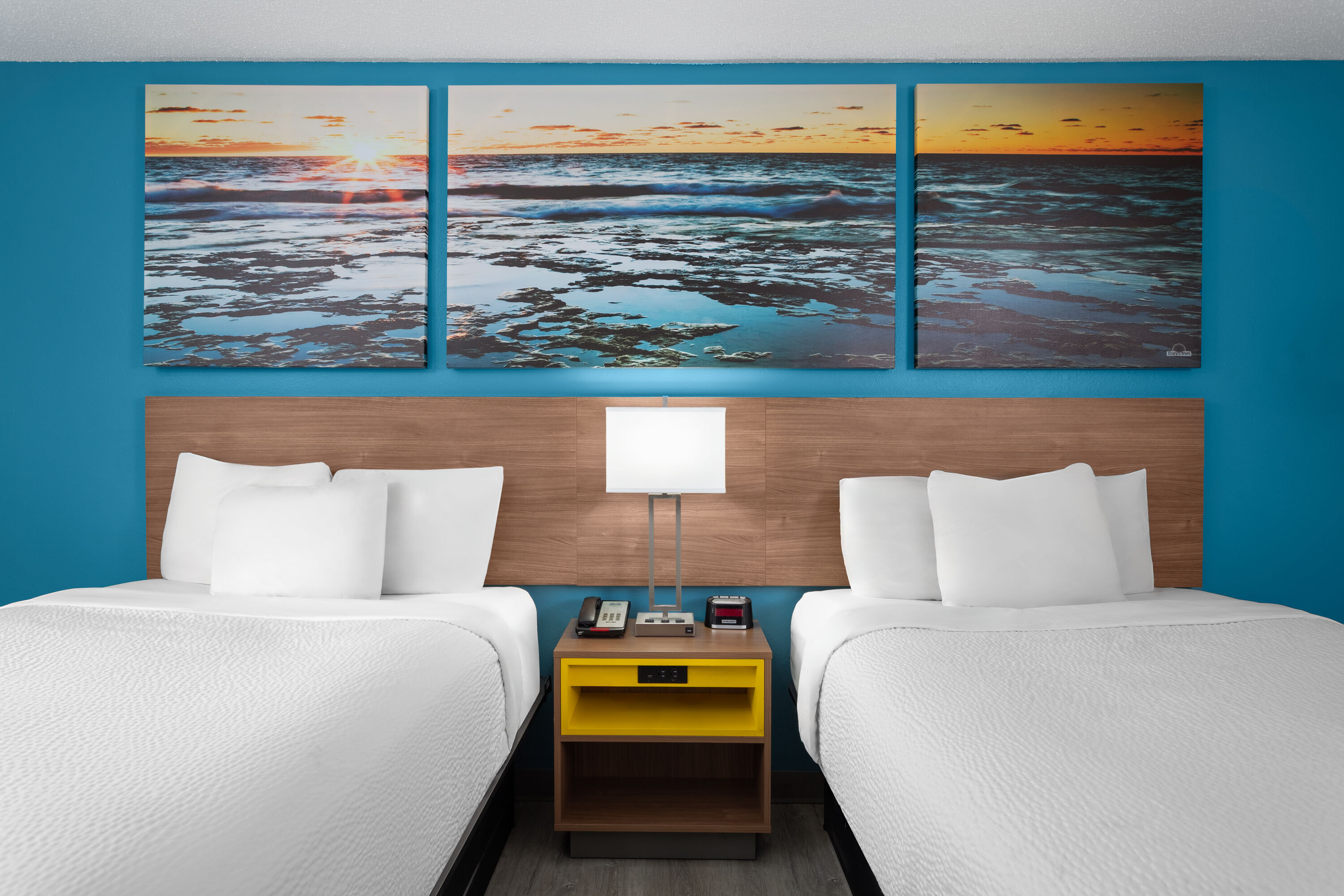 Guest room at the Days Inn by Wyndham Austin in Austin, Minnesota