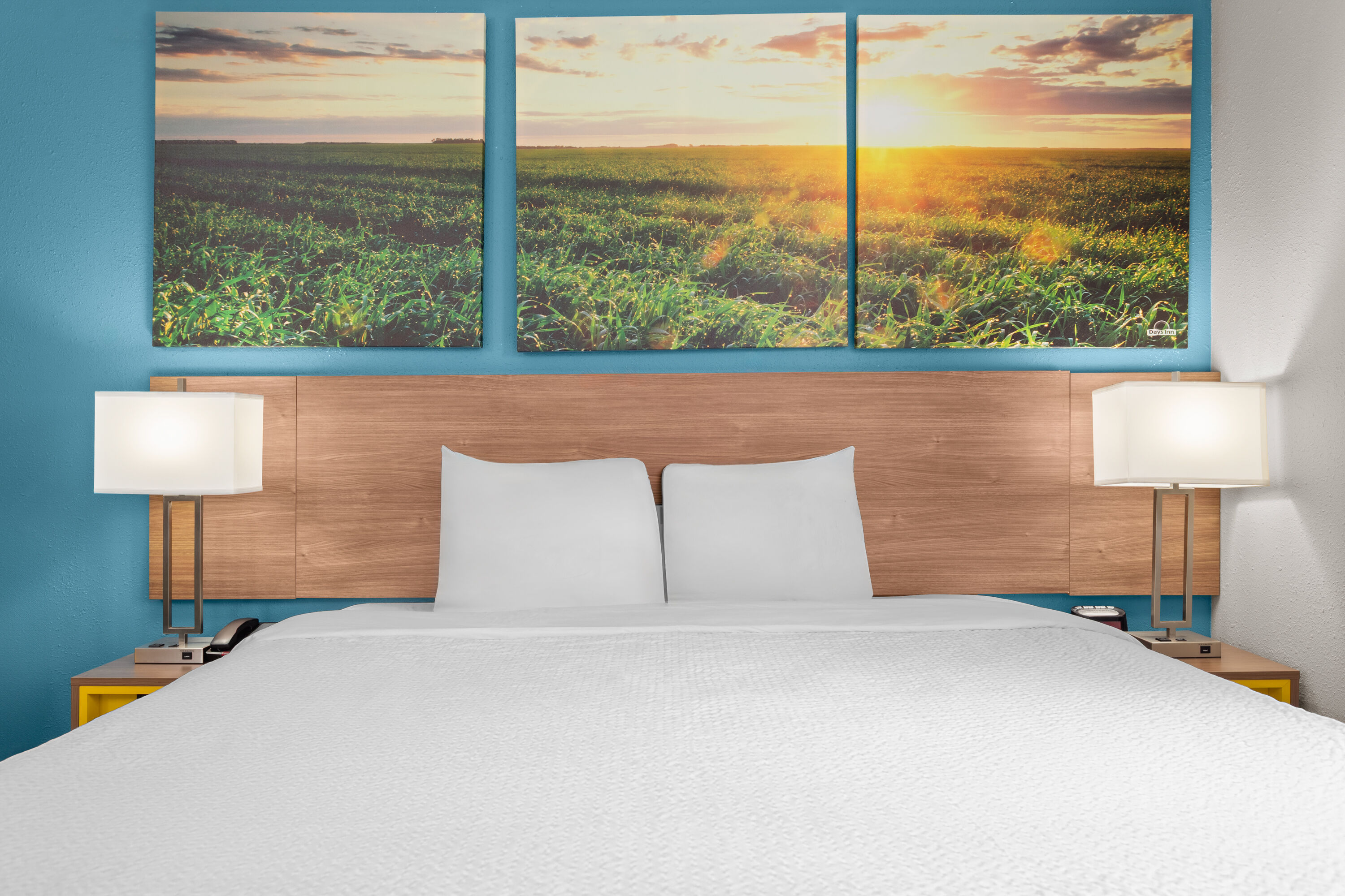 Days Inn by Wyndham Austin suite in Austin, Minnesota