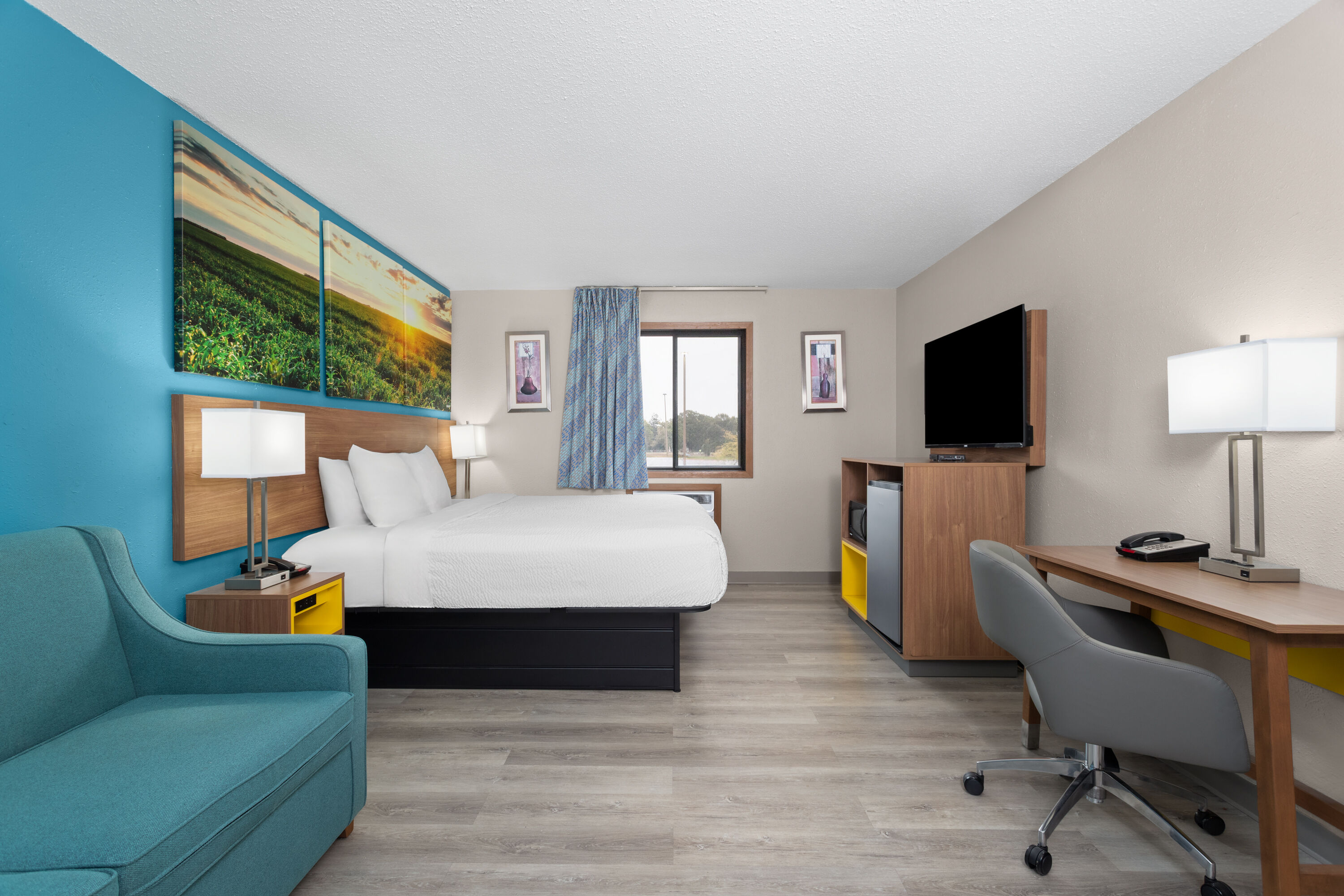 Days Inn by Wyndham Austin suite in Austin, Minnesota