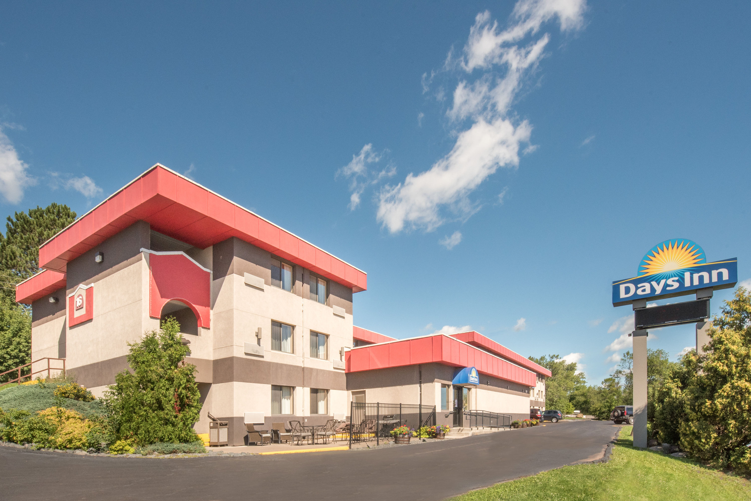 Days Inn By Wyndham Duluth Lakewalk Duluth Mn Hotels