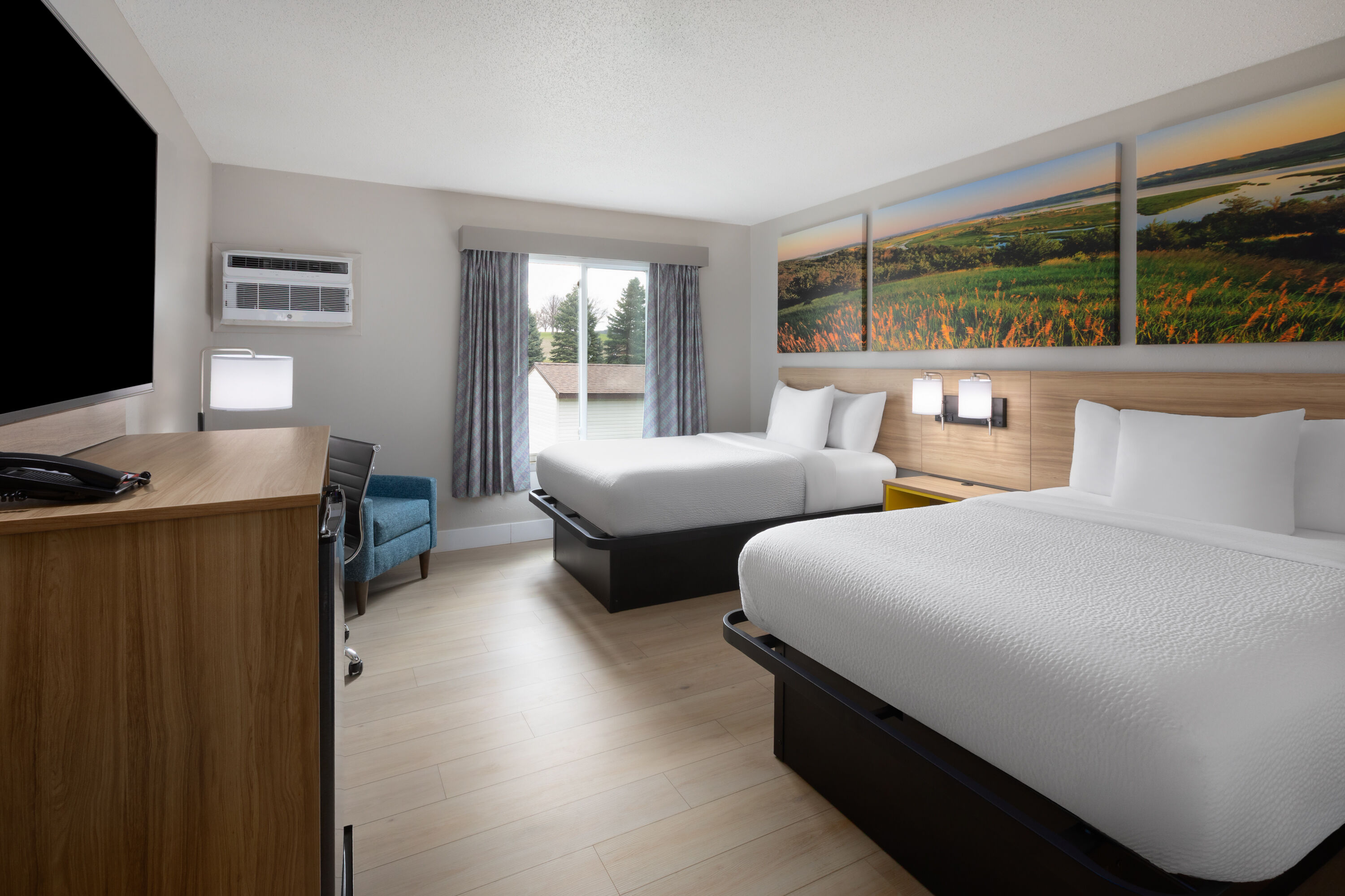 Guest room at the Days Inn by Wyndham Fergus Falls in Fergus Falls, Minnesota