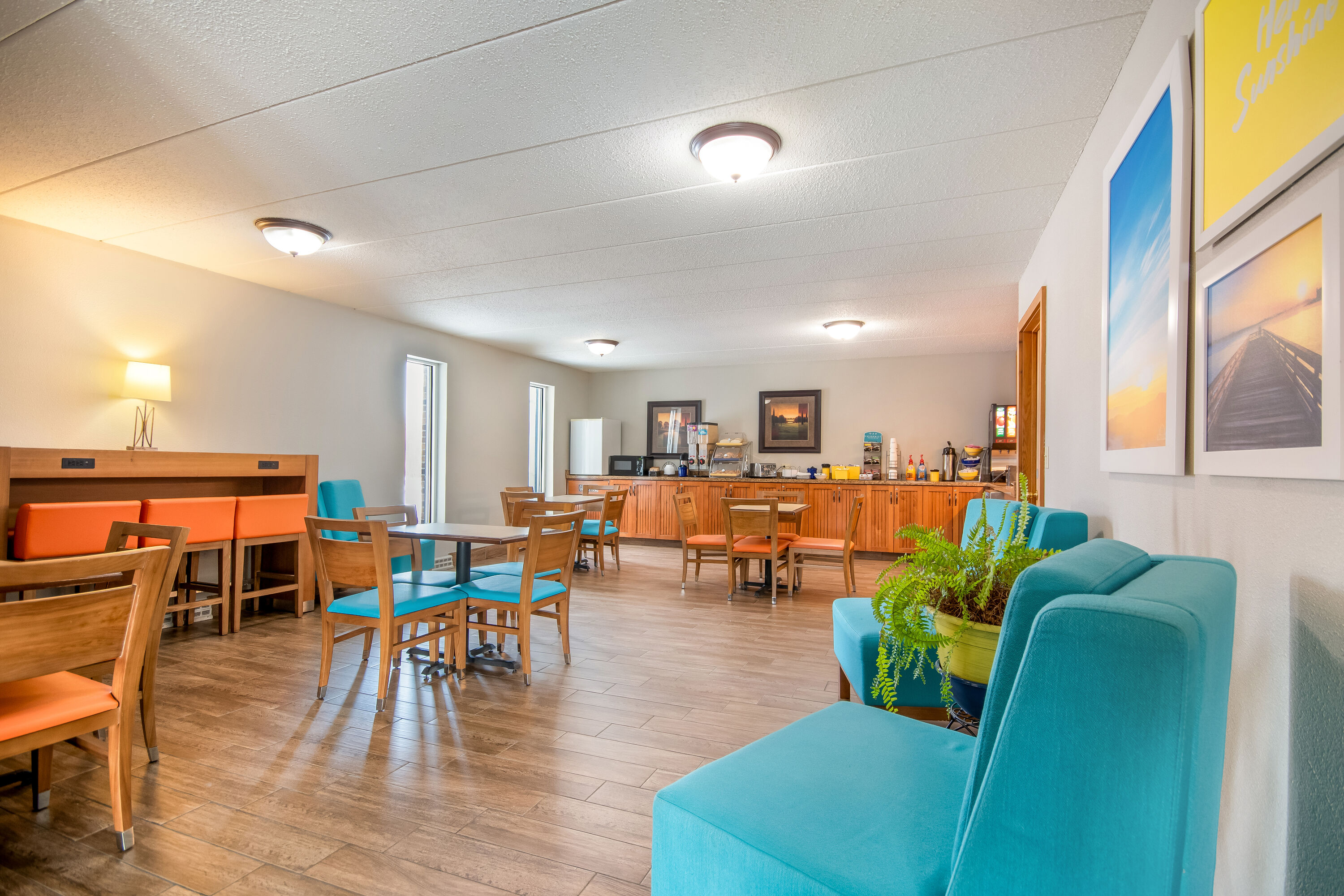 Days Inn by Wyndham International Falls restaurant breakfast area with seating in International Falls, Minnesota