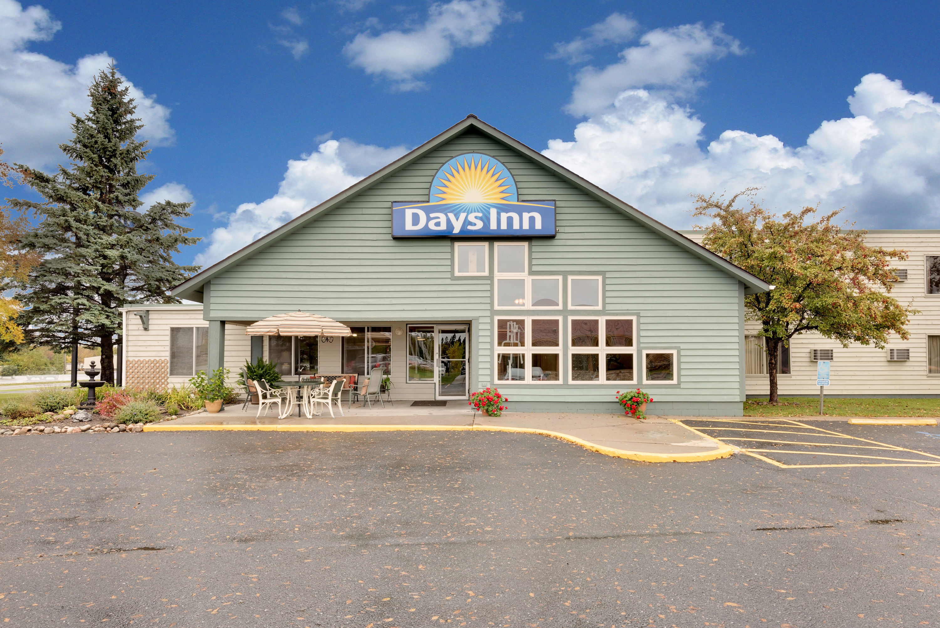 Days Inn by Wyndham International Falls International Falls Hotels