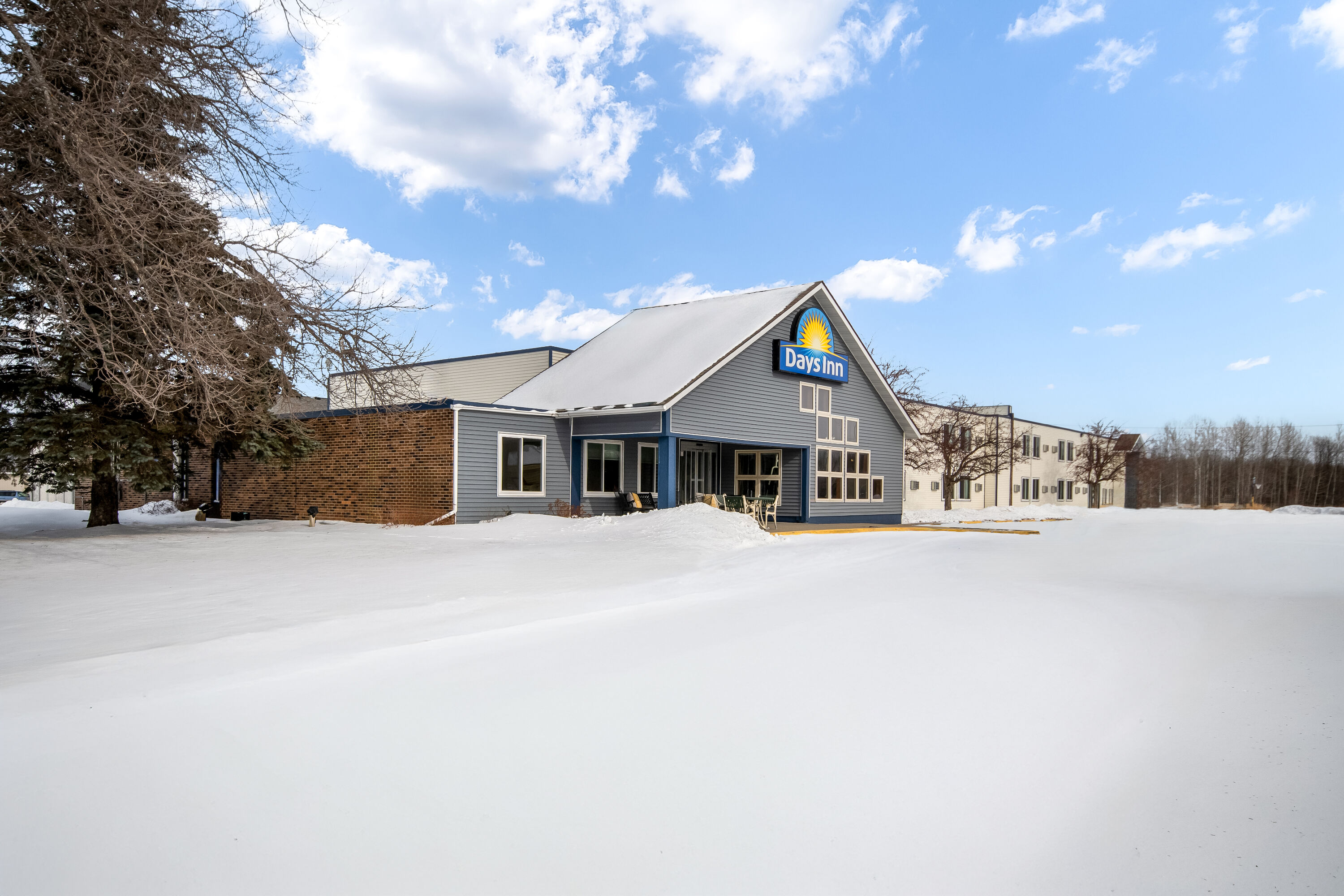 Exterior Day Image of Days Inn by Wyndham International Falls hotel in International Falls, Minnesota