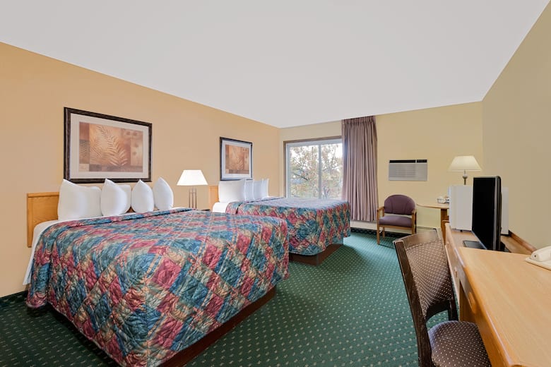 Days Inn By Wyndham International Falls Hotels Guest Room At The Days Inn By Wyndham International Falls In Minnesota