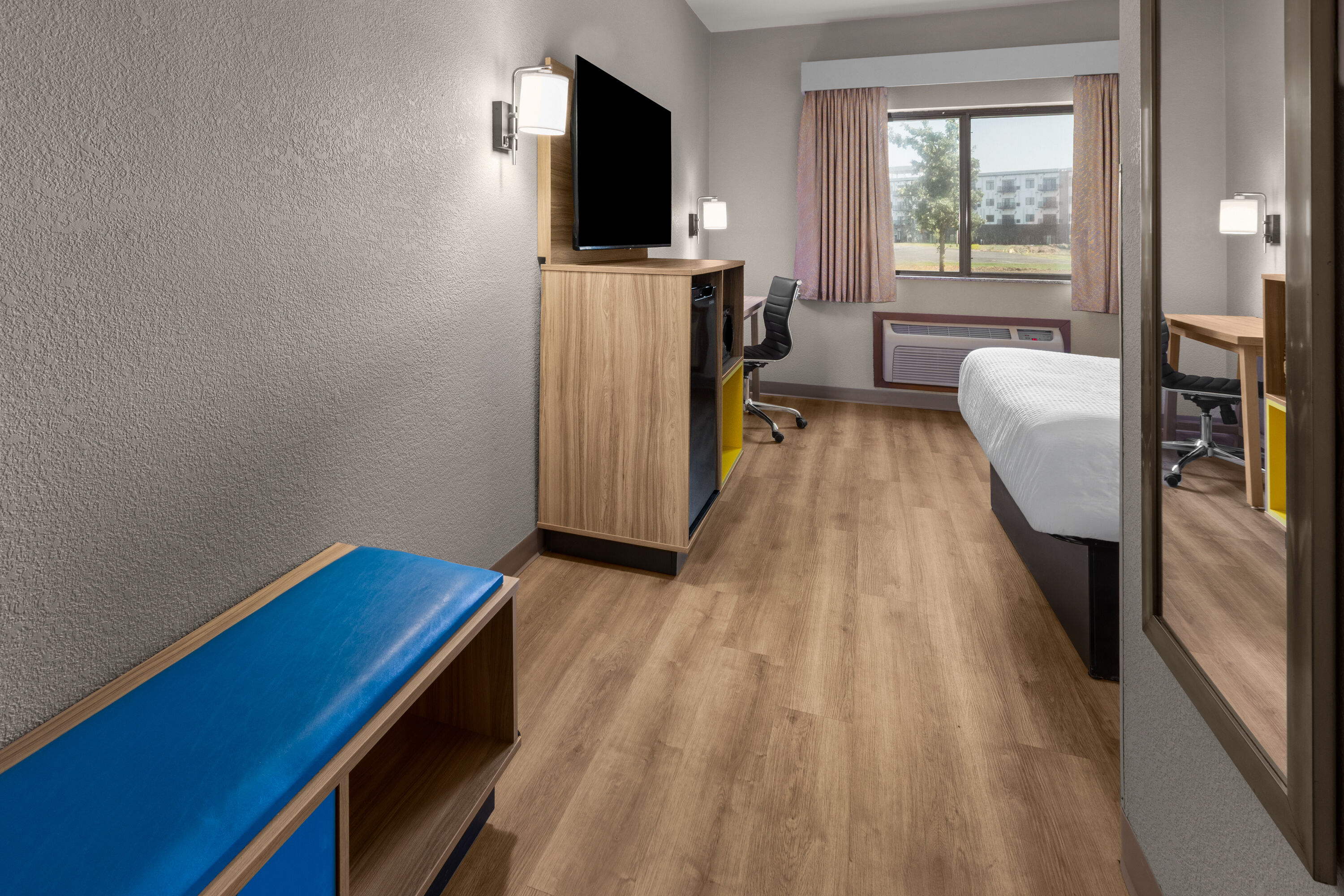 Guest room at the Days Inn by Wyndham Mankato in Mankato, Minnesota