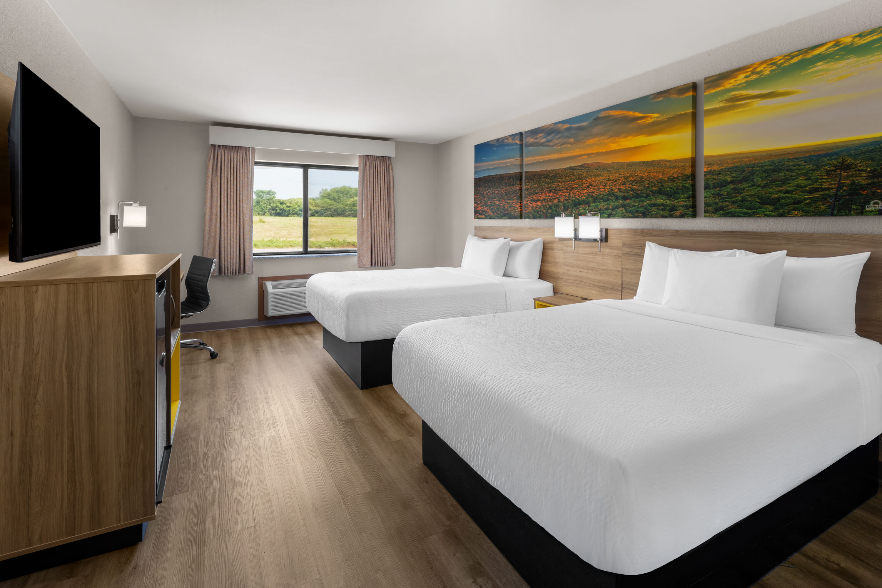 Guest room at the Days Inn by Wyndham Mankato in Mankato, Minnesota