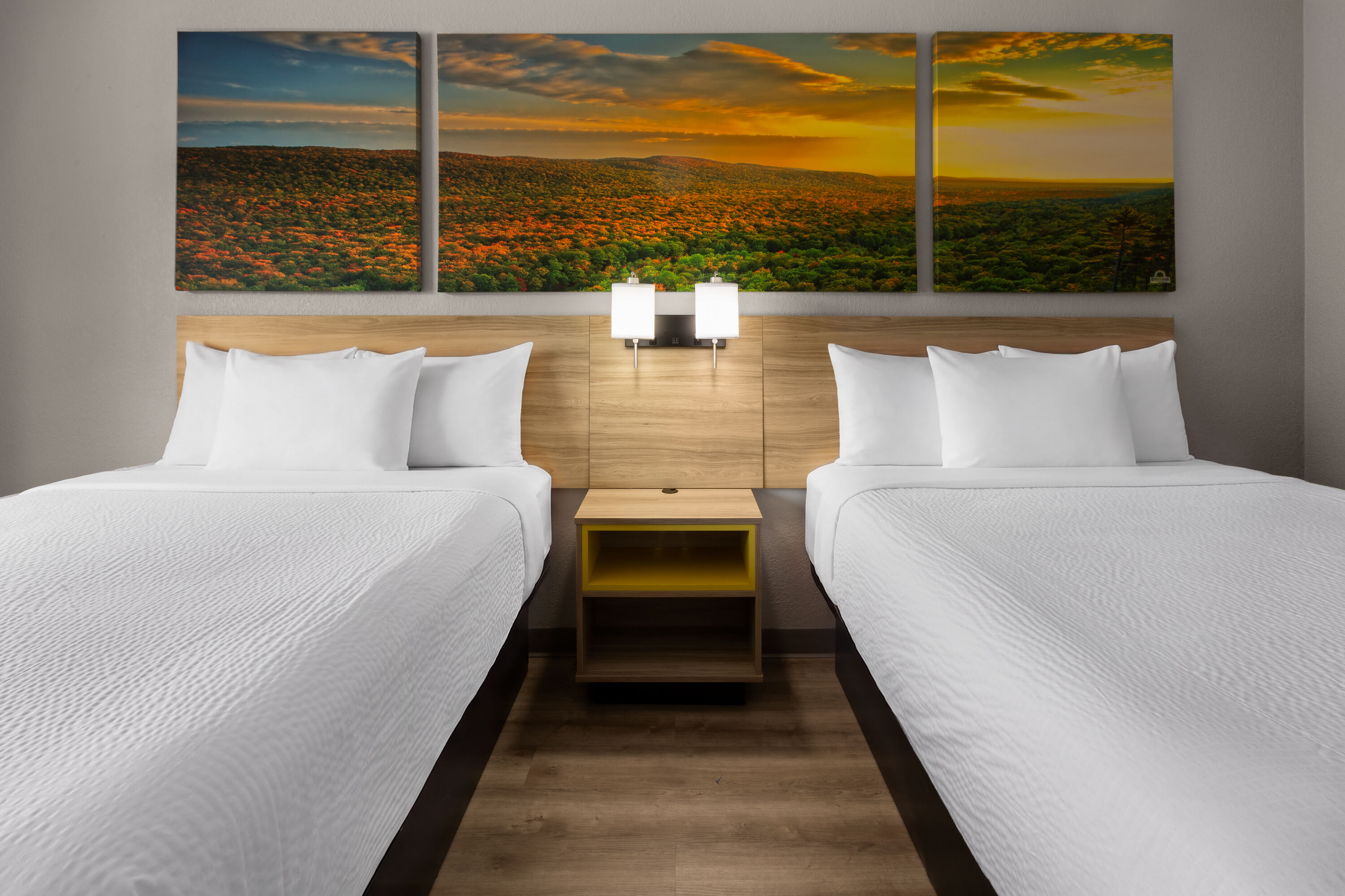 Guest room at the Days Inn by Wyndham Mankato in Mankato, Minnesota