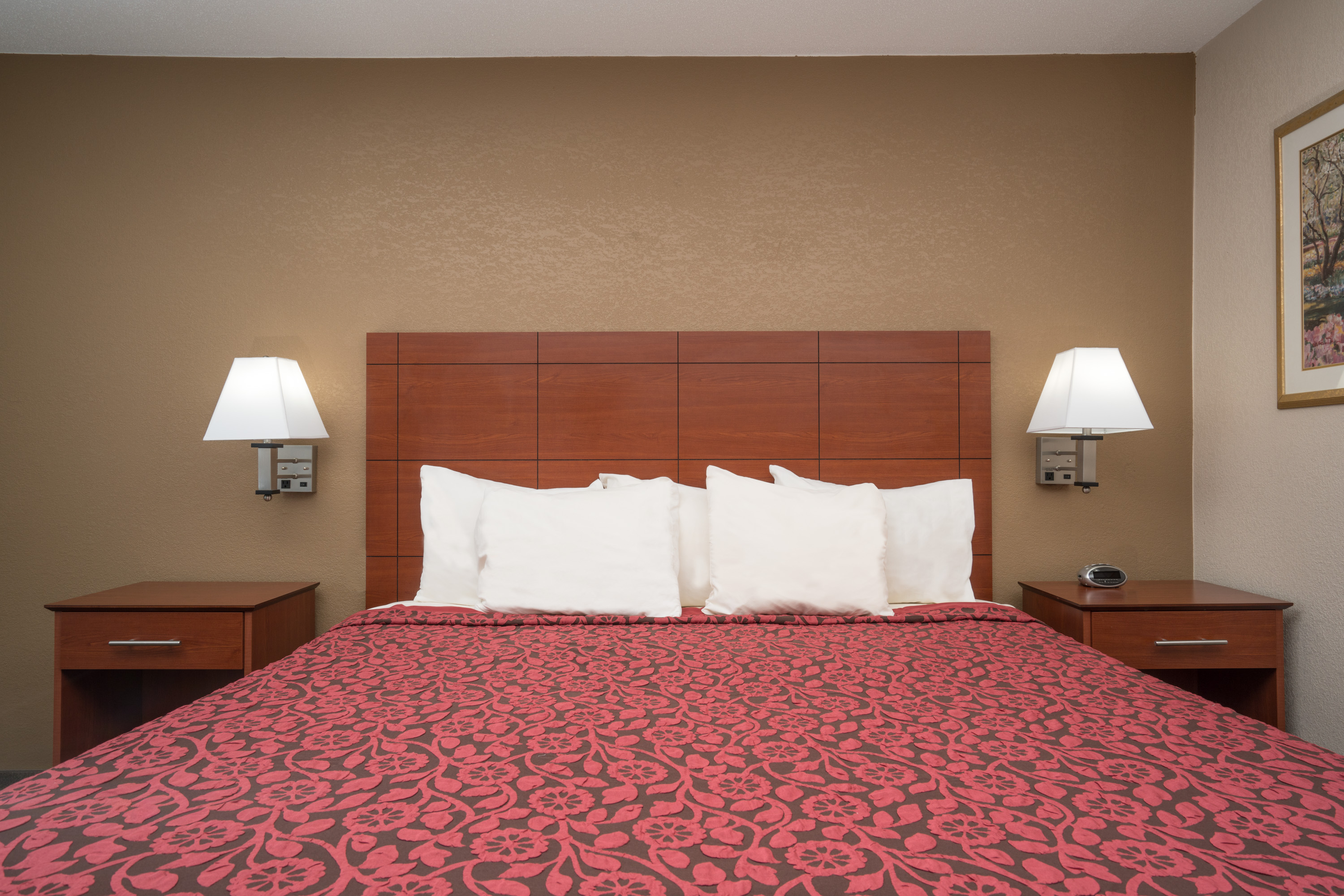 Guest room at the Days Inn by Wyndham Mankato in Mankato, Minnesota
