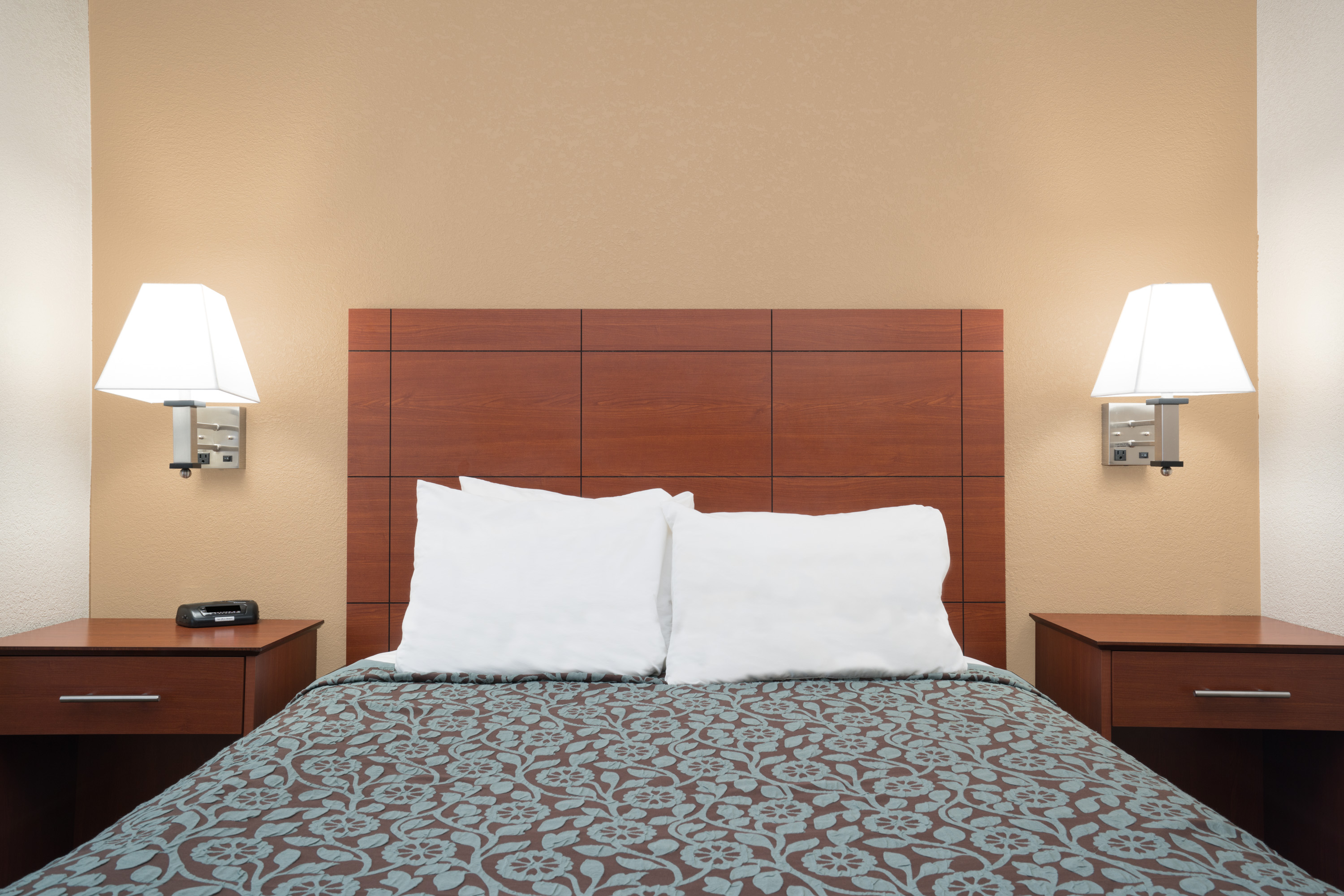 Guest room at the Days Inn by Wyndham Mankato in Mankato, Minnesota