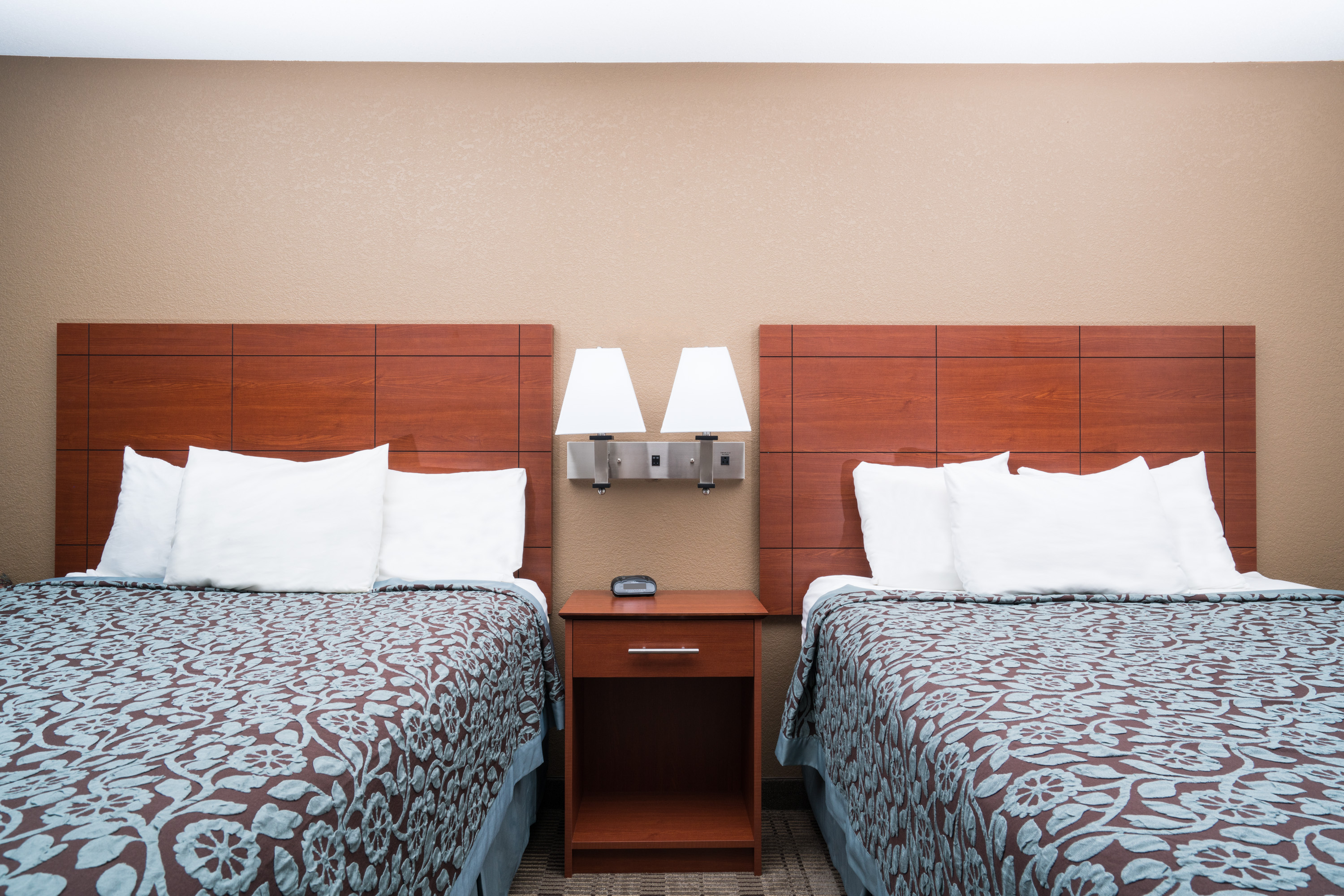 Guest room at the Days Inn by Wyndham Mankato in Mankato, Minnesota