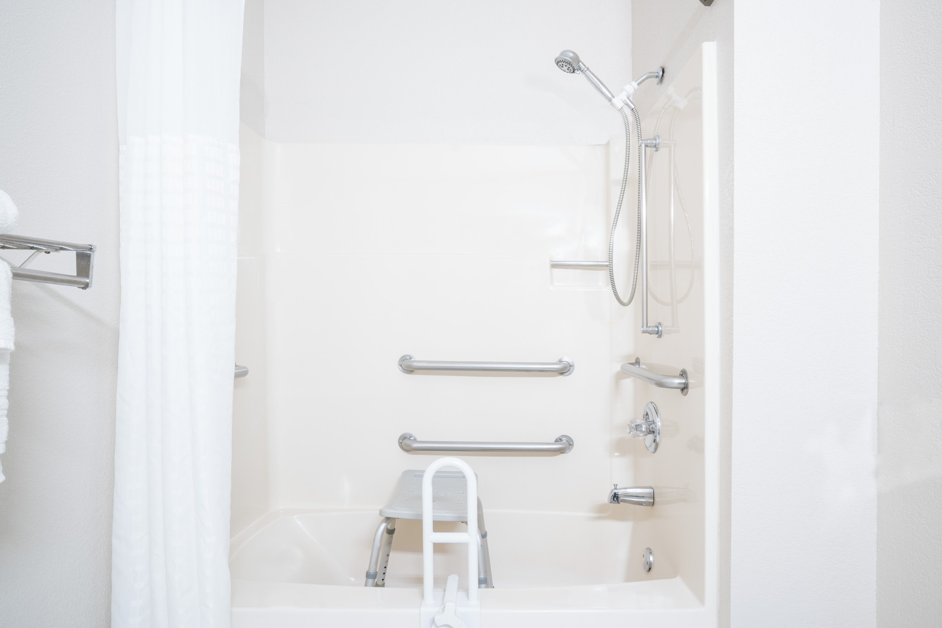 Guest room at the Days Inn by Wyndham Mankato in Mankato, Minnesota