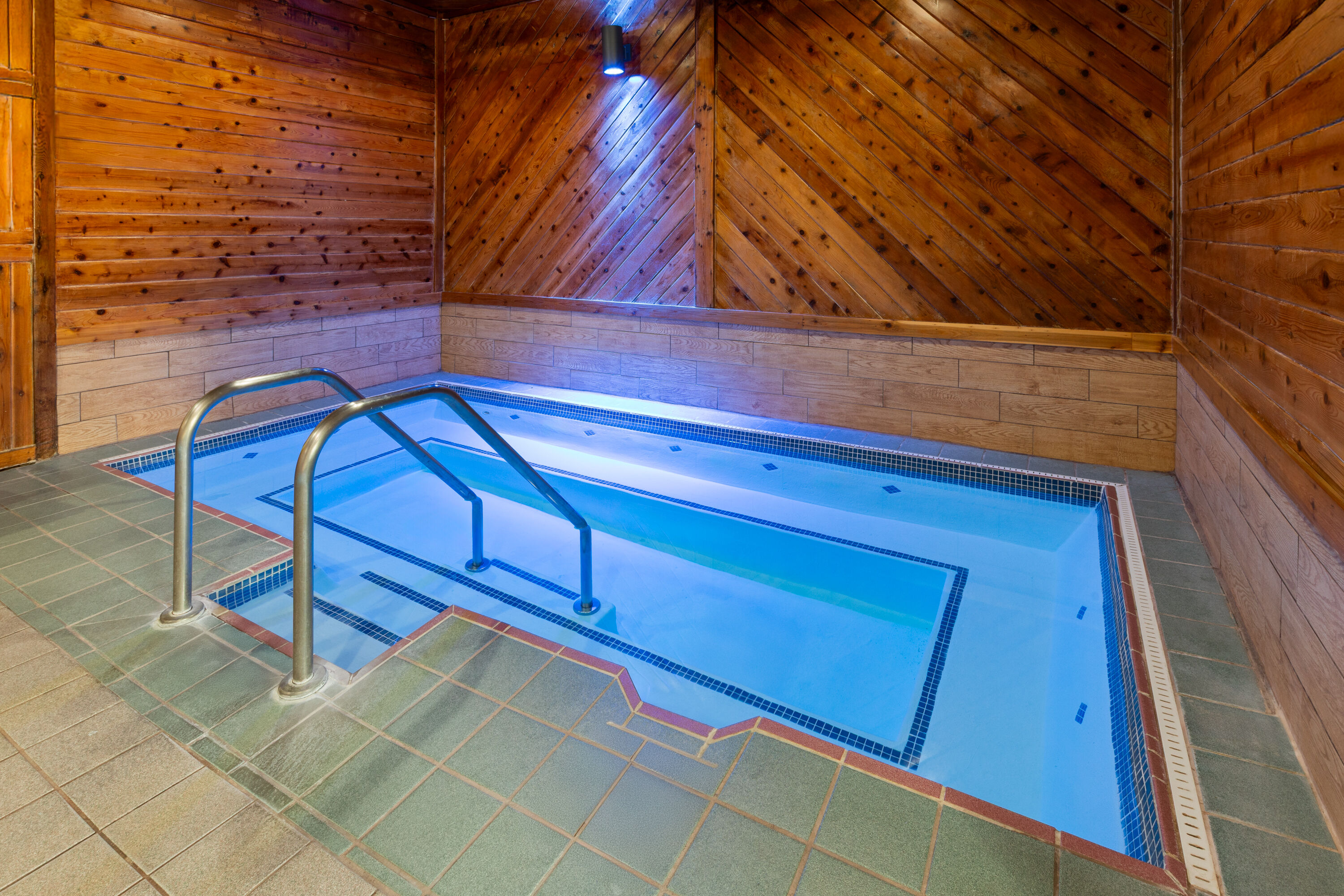 Hot tub at the Days Inn by Wyndham Mankato in Mankato, Minnesota