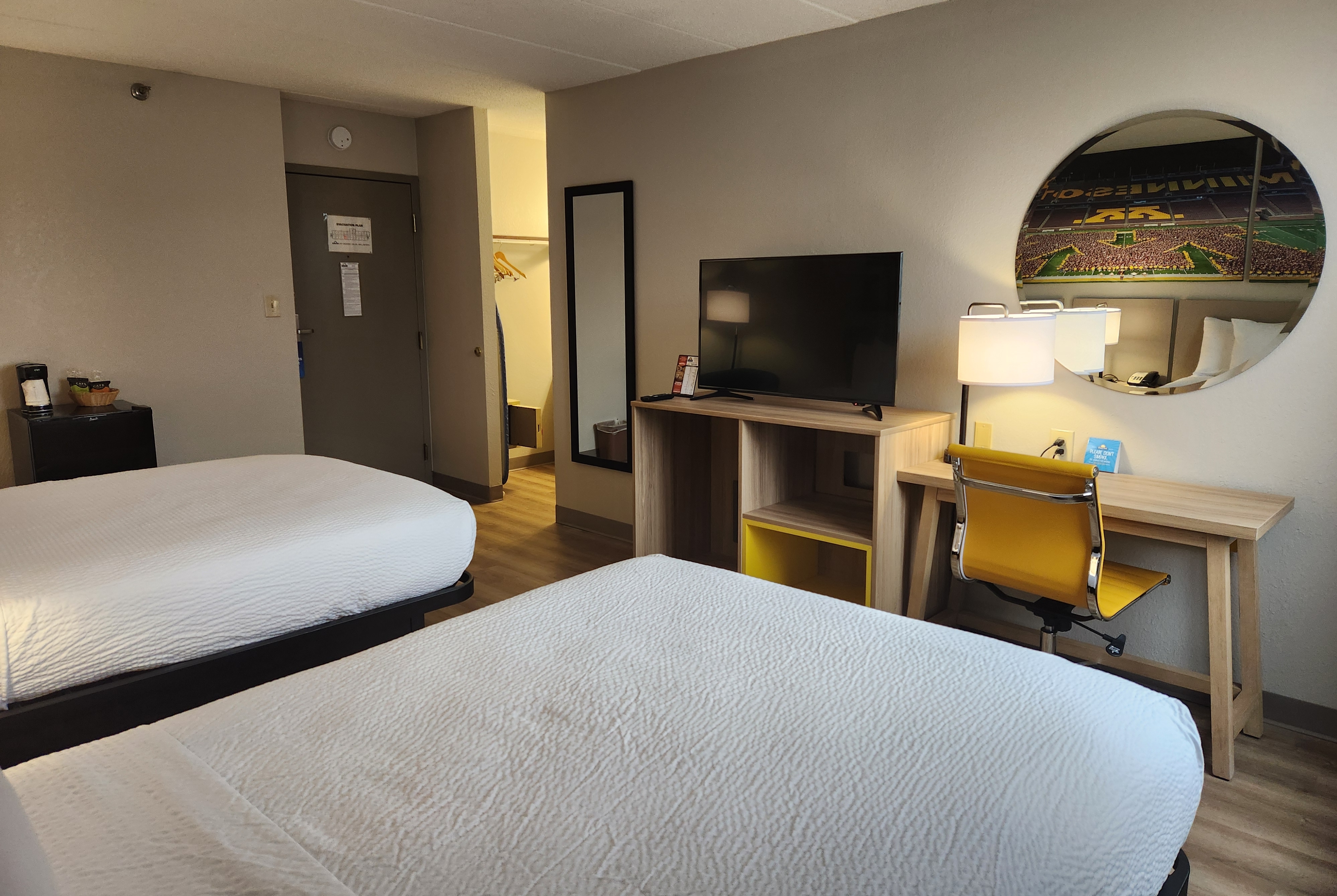 Guest room at the Days Hotel by Wyndham University Ave SE in Minneapolis, Minnesota