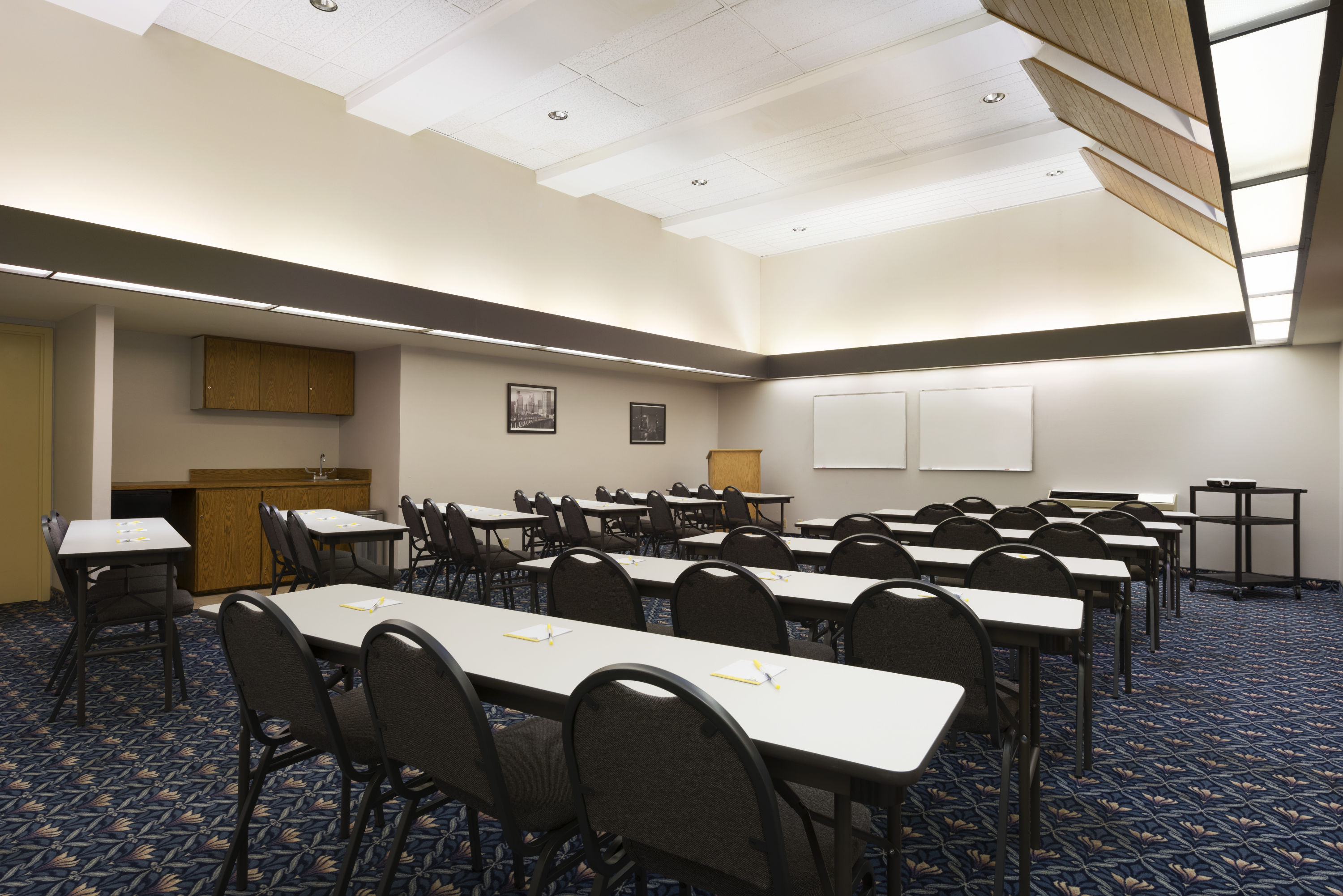 Days Hotel By Wyndham University Ave Se Minneapolis Mn