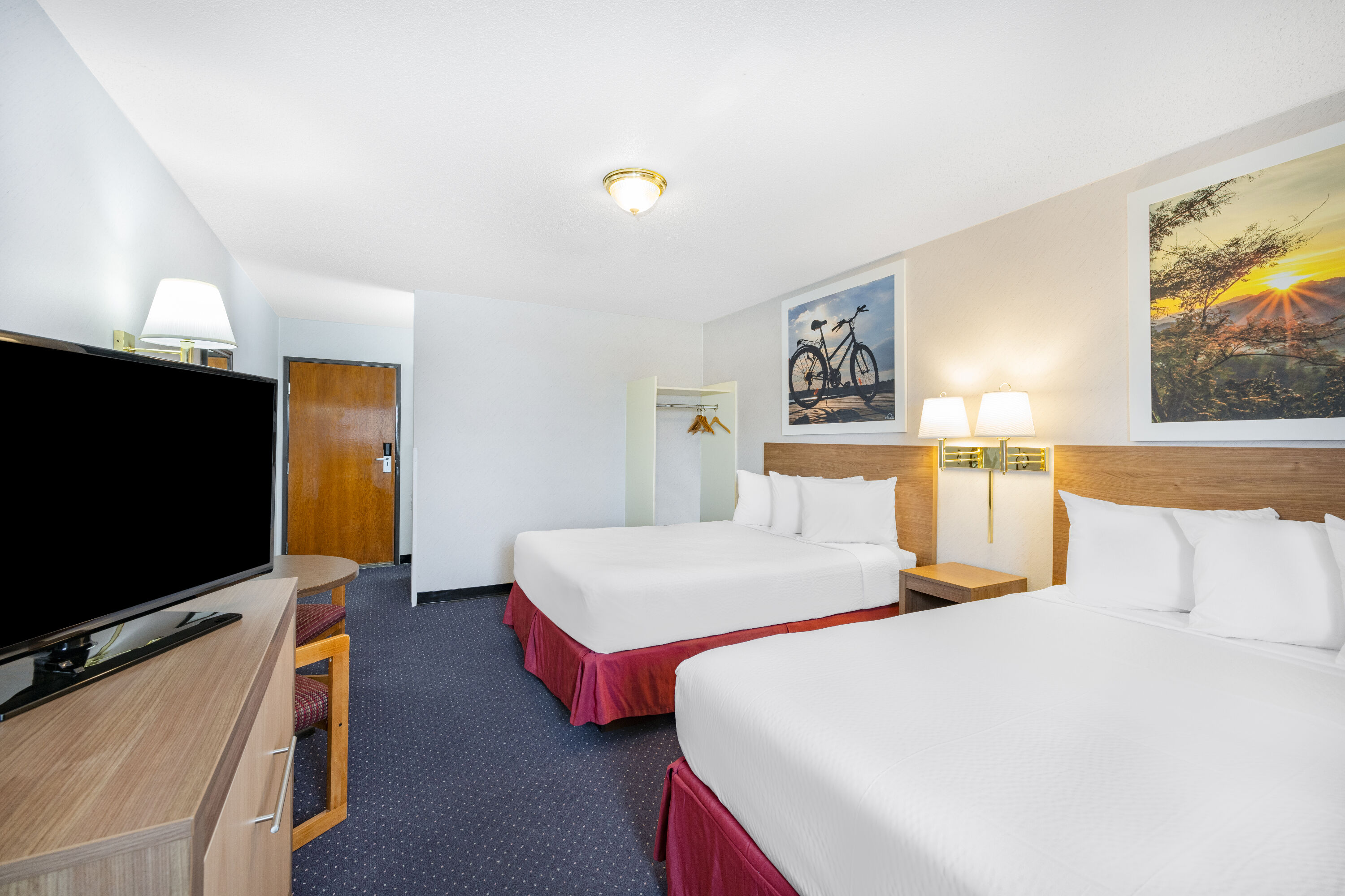 Guest room at the Days Inn by Wyndham Monticello in Monticello, Minnesota