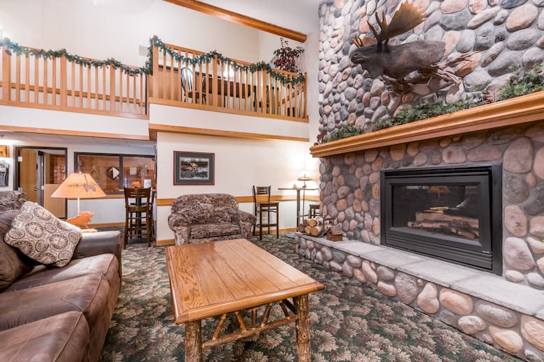 Days Inn Moose Lake Hotels Mn 55767 Days Inn Moose Lake Hotel Lobby In Minnesota