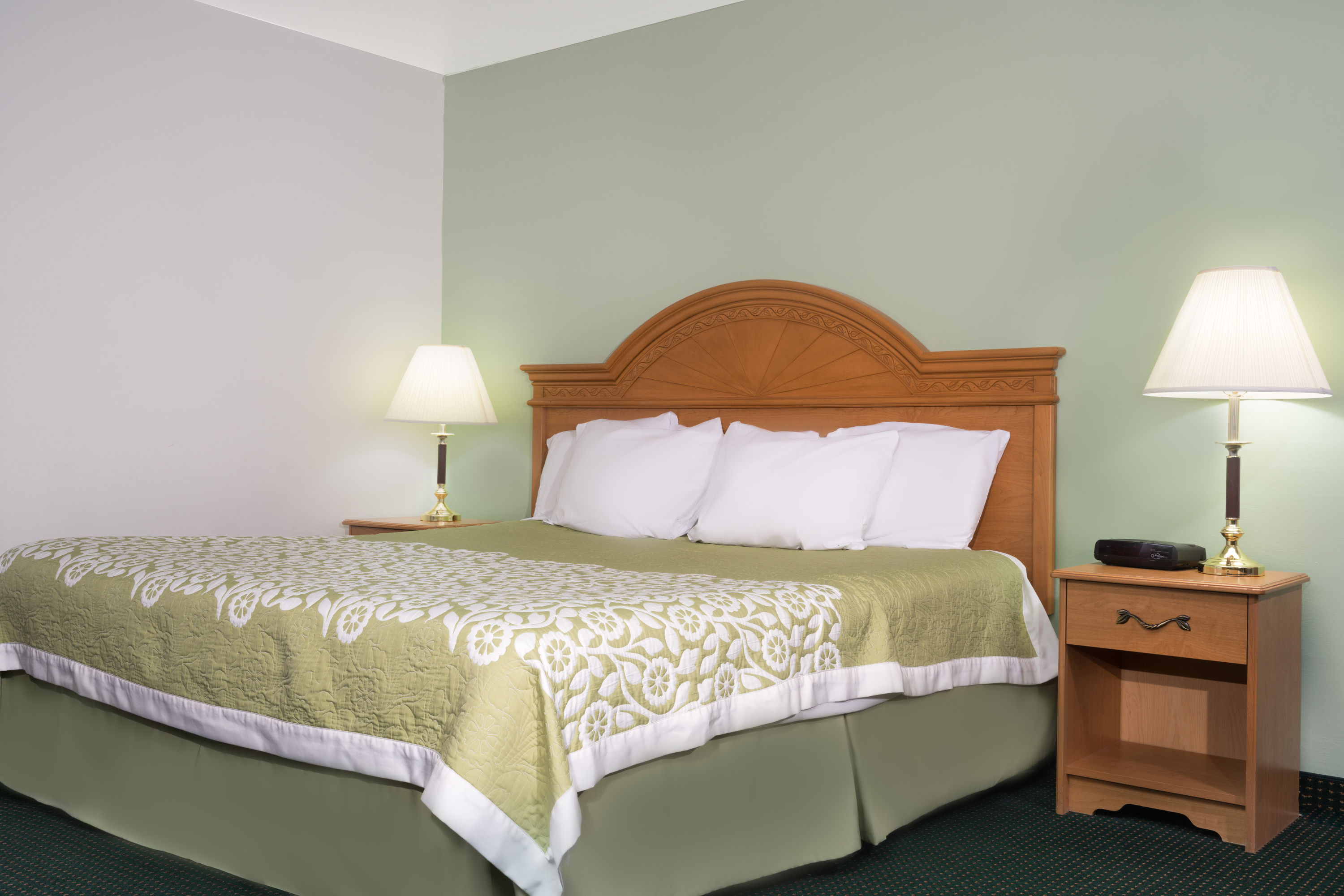 Days Inn by Wyndham St Cloud suite in Saint Cloud, Minnesota