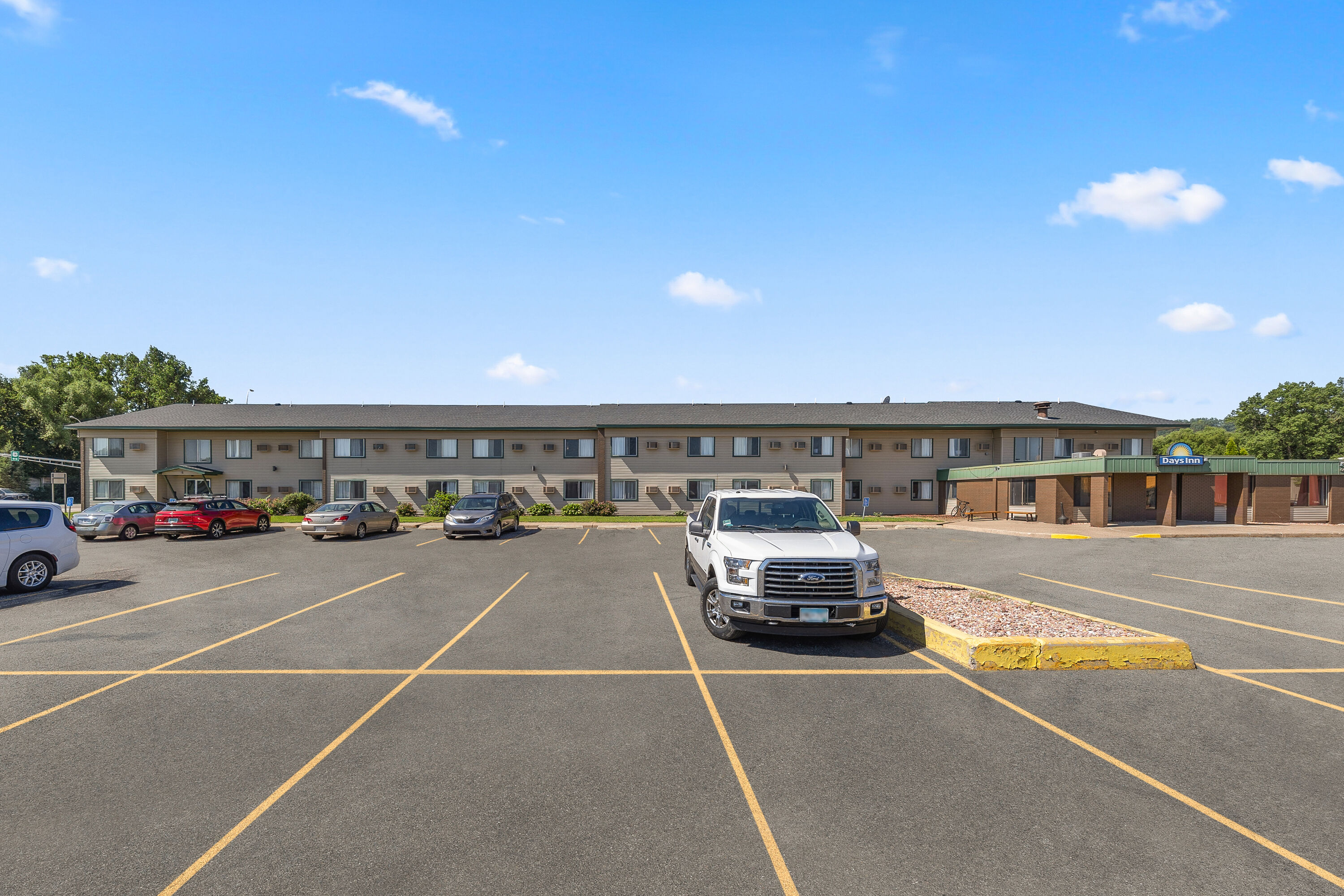Days Inn By Wyndham Winona