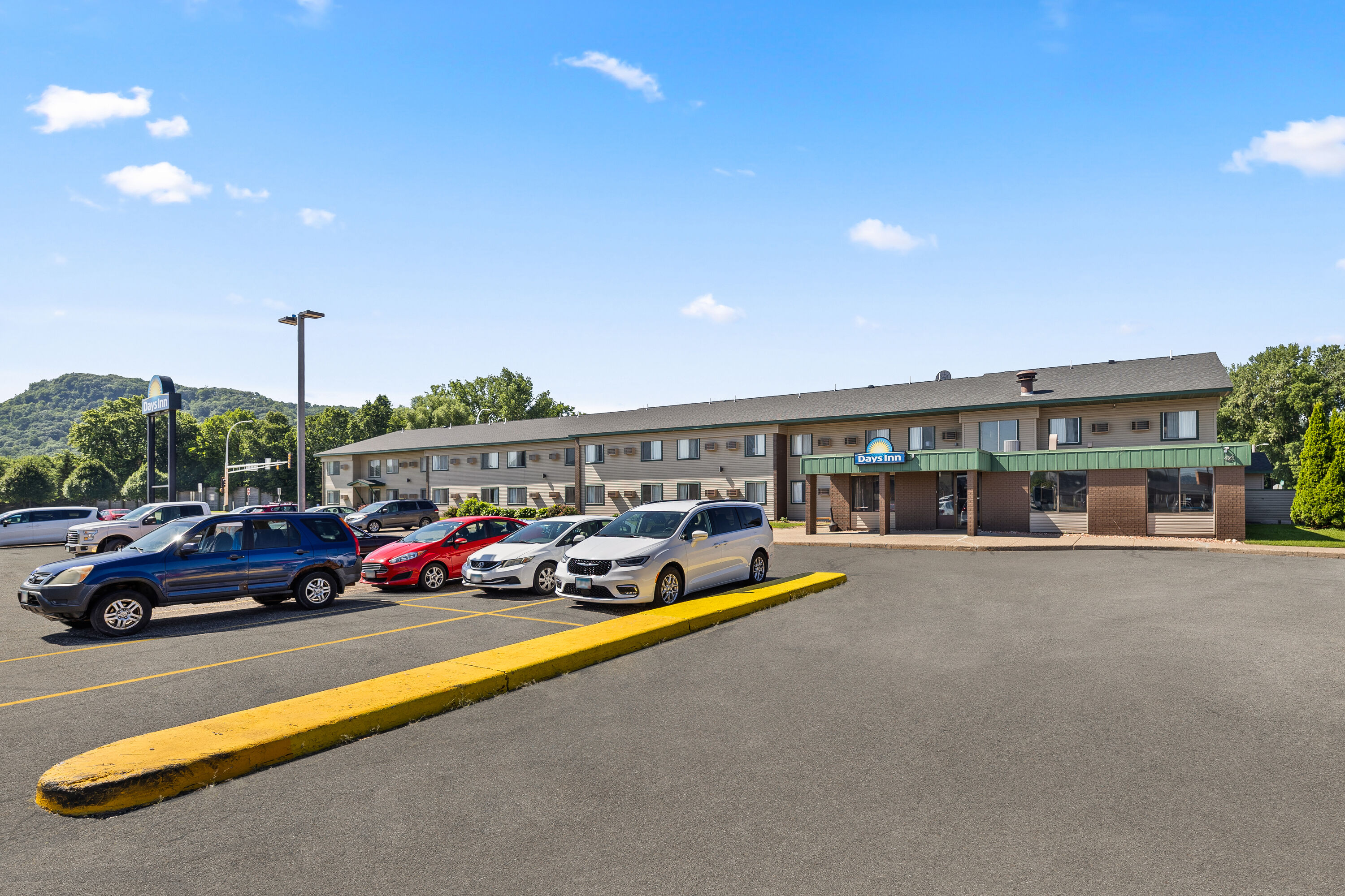 Exterior Day Image of Days Inn by Wyndham Winona hotel in Winona, Minnesota