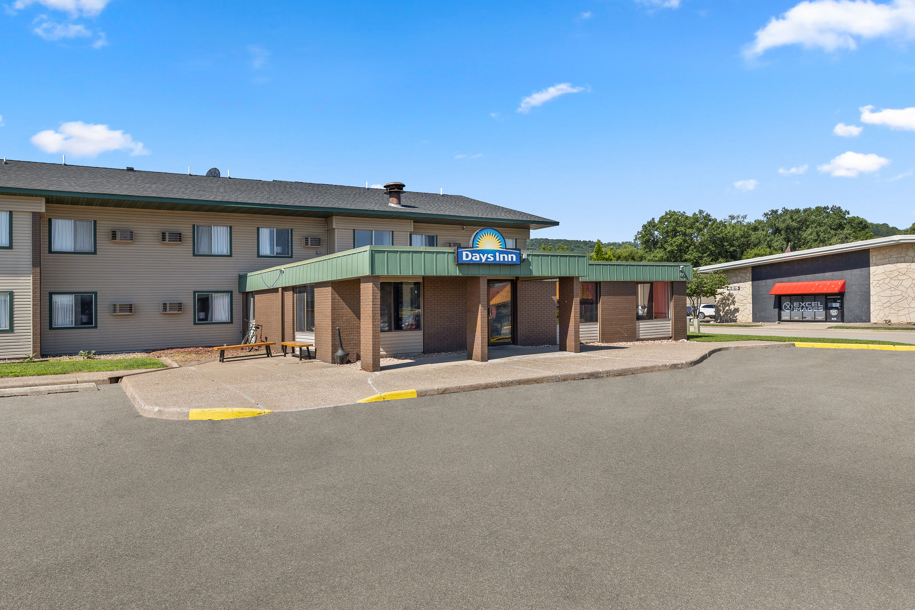 Exterior Day Image of Days Inn by Wyndham Winona hotel in Winona, Minnesota