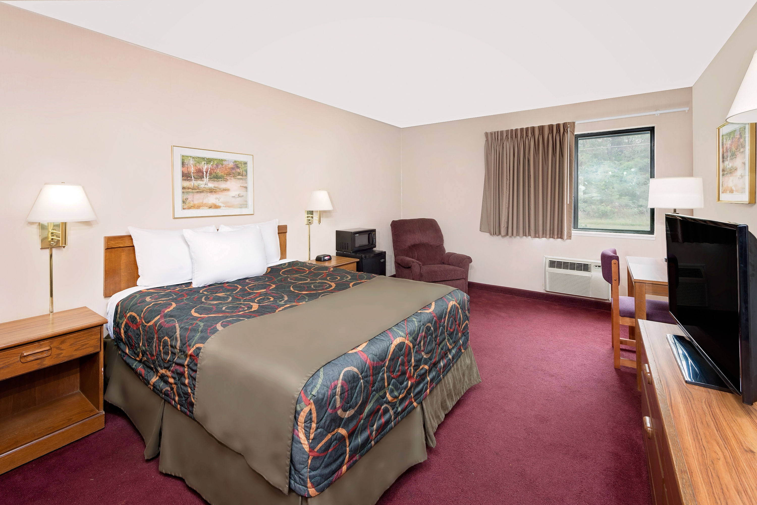 Guest room at the Days Inn by Wyndham Boonville in Boonville, Missouri
