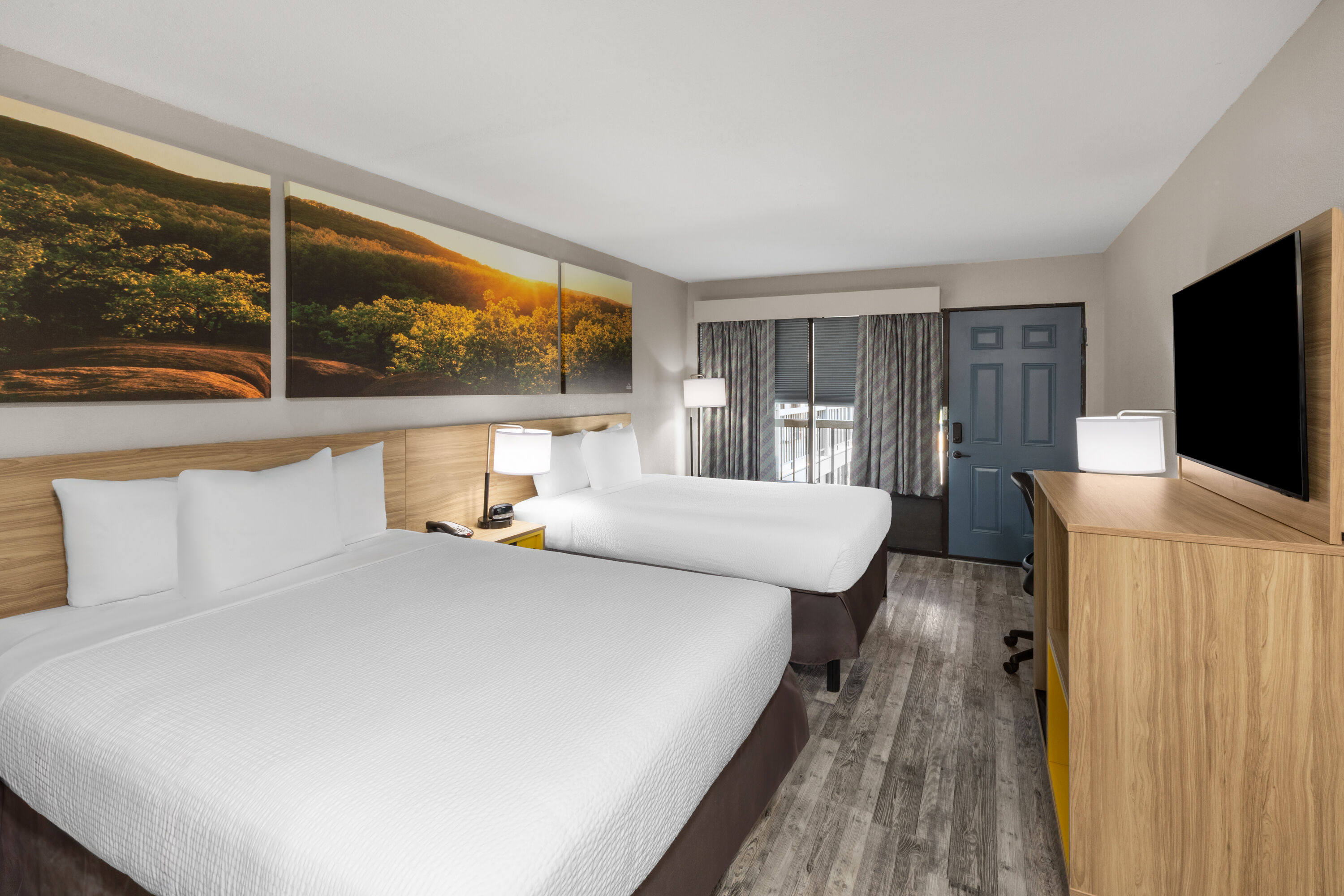 Guest room at the Days Inn by Wyndham Branson Ozarks in Branson, Missouri