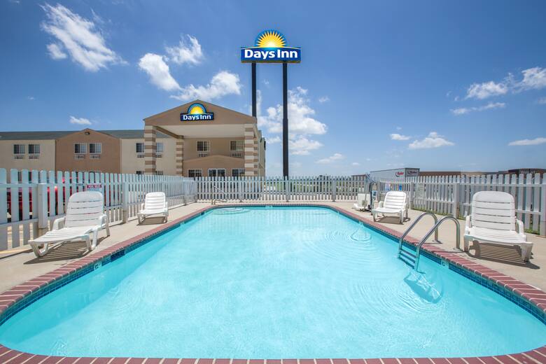Pool at the Days Inn Butler in Butler, Missouri