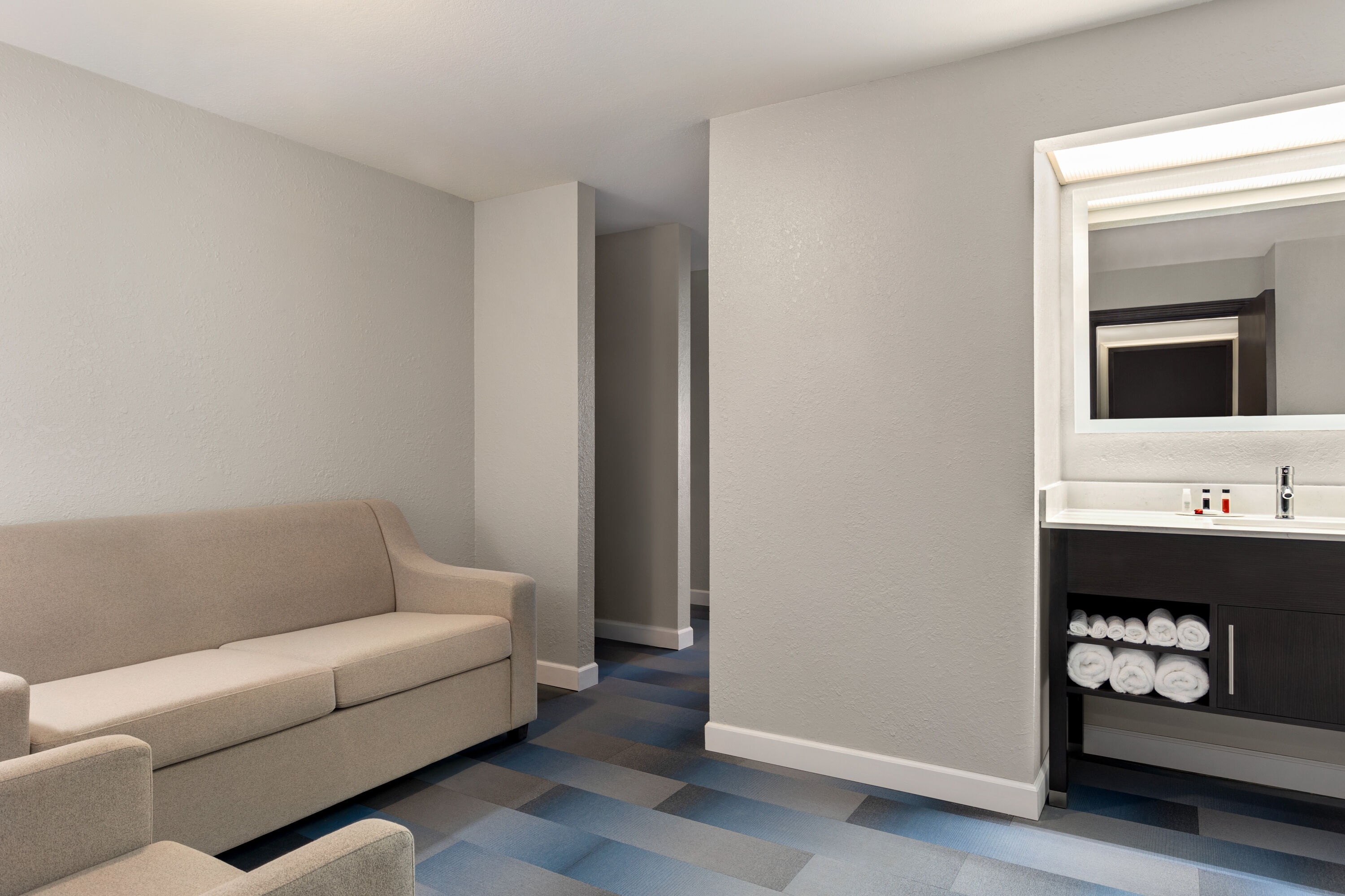 Days Inn by Wyndham Chillicothe hot tub suite in Chillicothe, Missouri