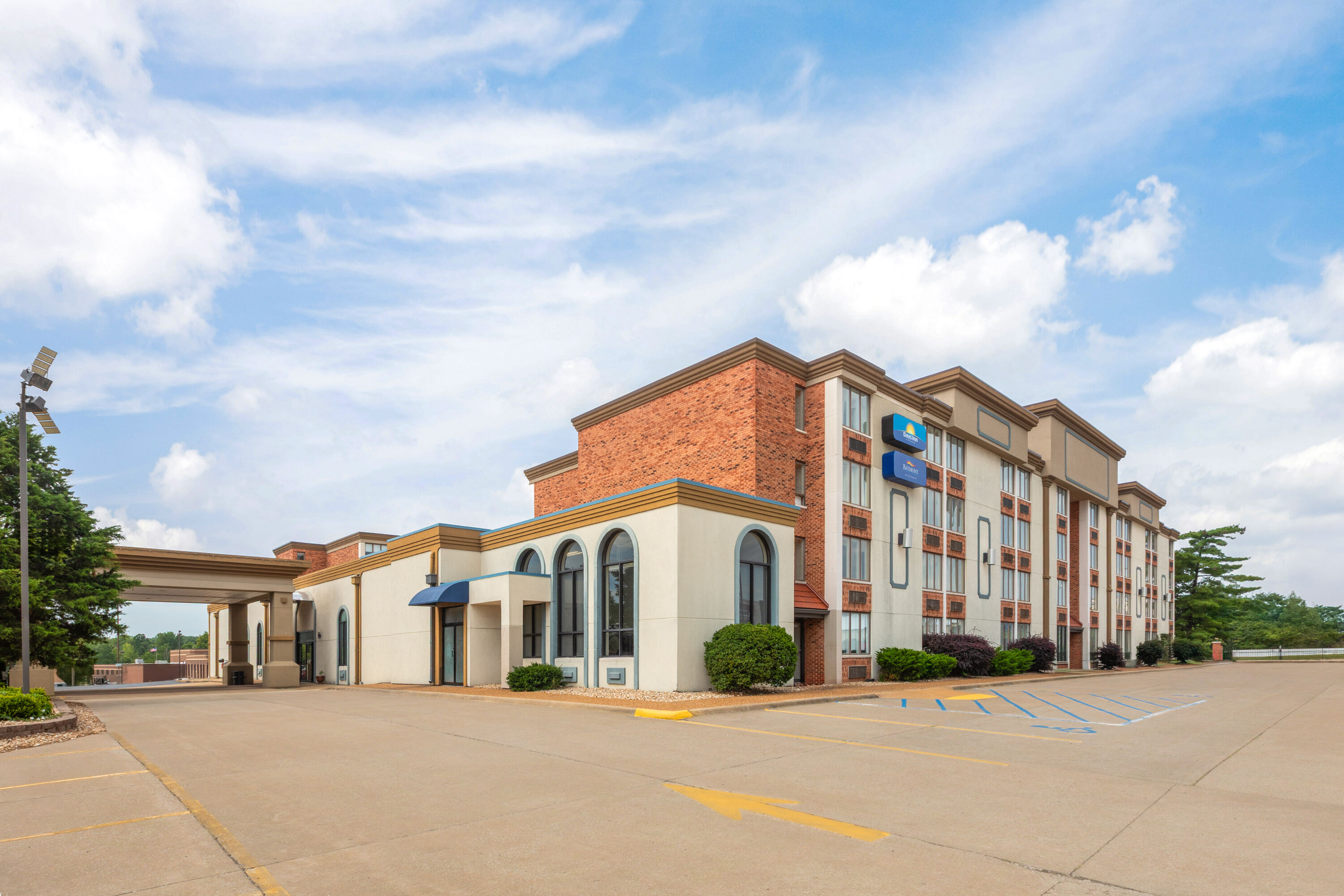Exterior Day Image of Days Inn & Suites by Wyndham Festus hotel in Festus, Missouri