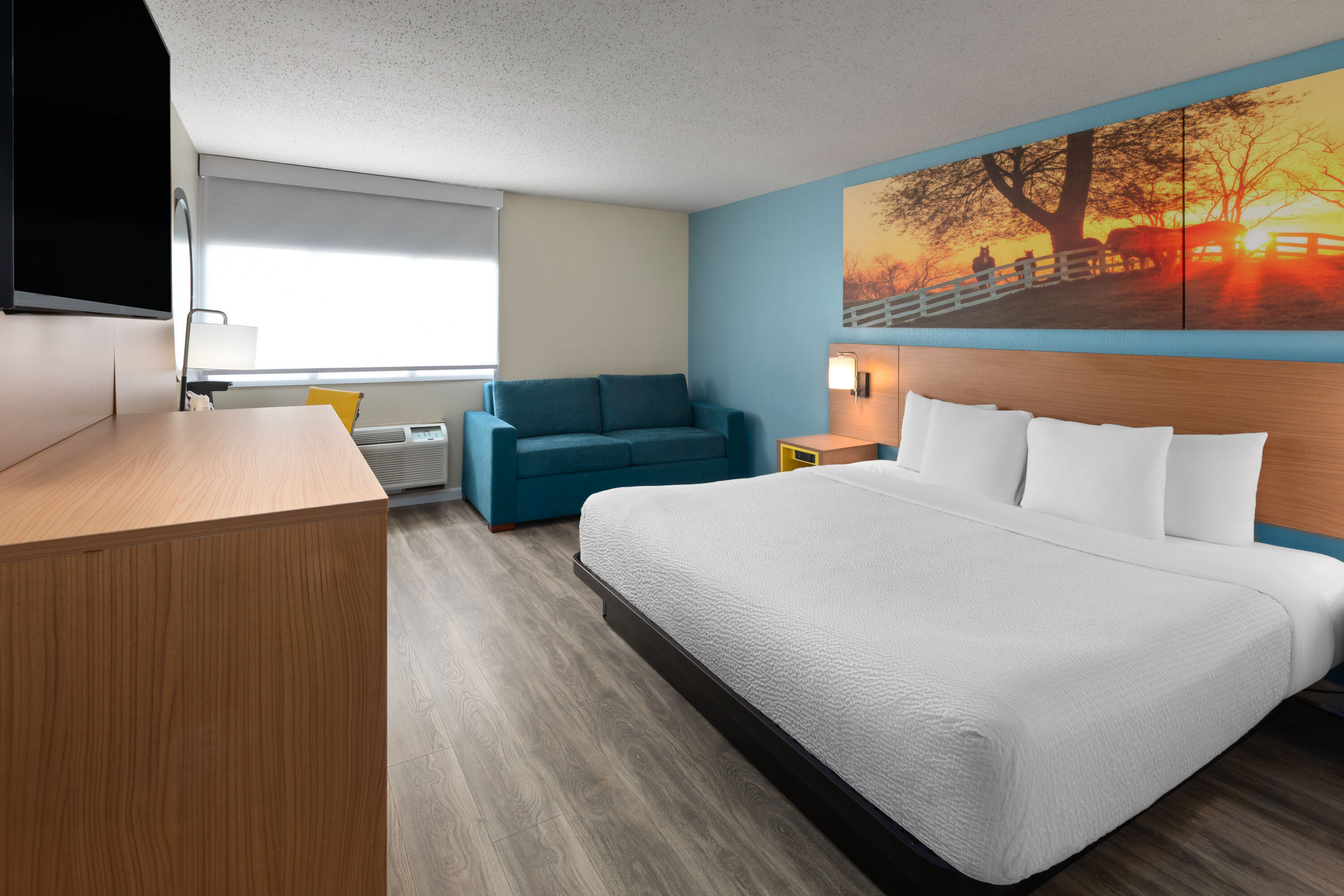 Guest room at the Days Inn & Suites by Wyndham Festus in Festus, Missouri