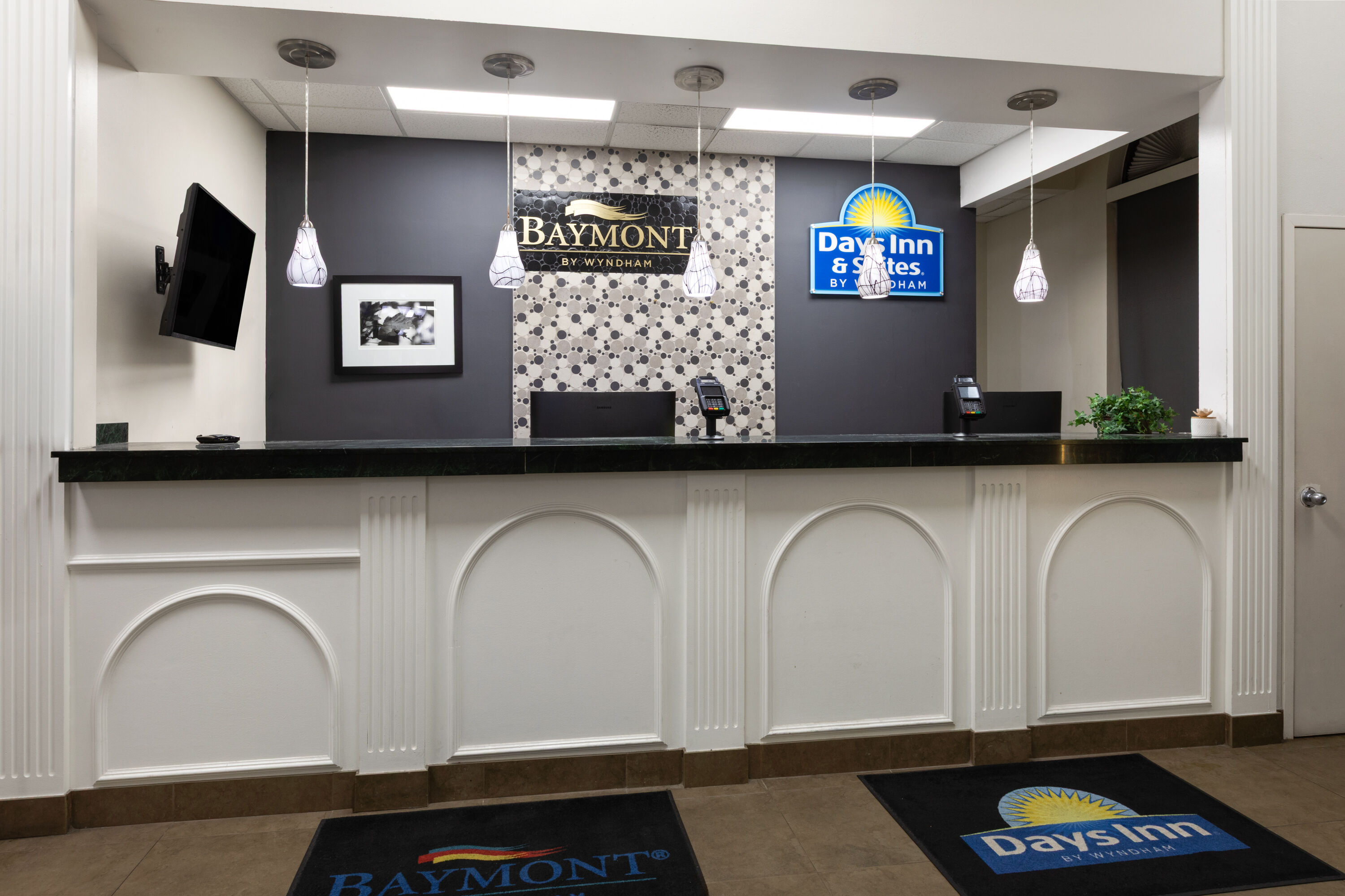 Days Inn & Suites by Wyndham Festus reception in Festus, Missouri