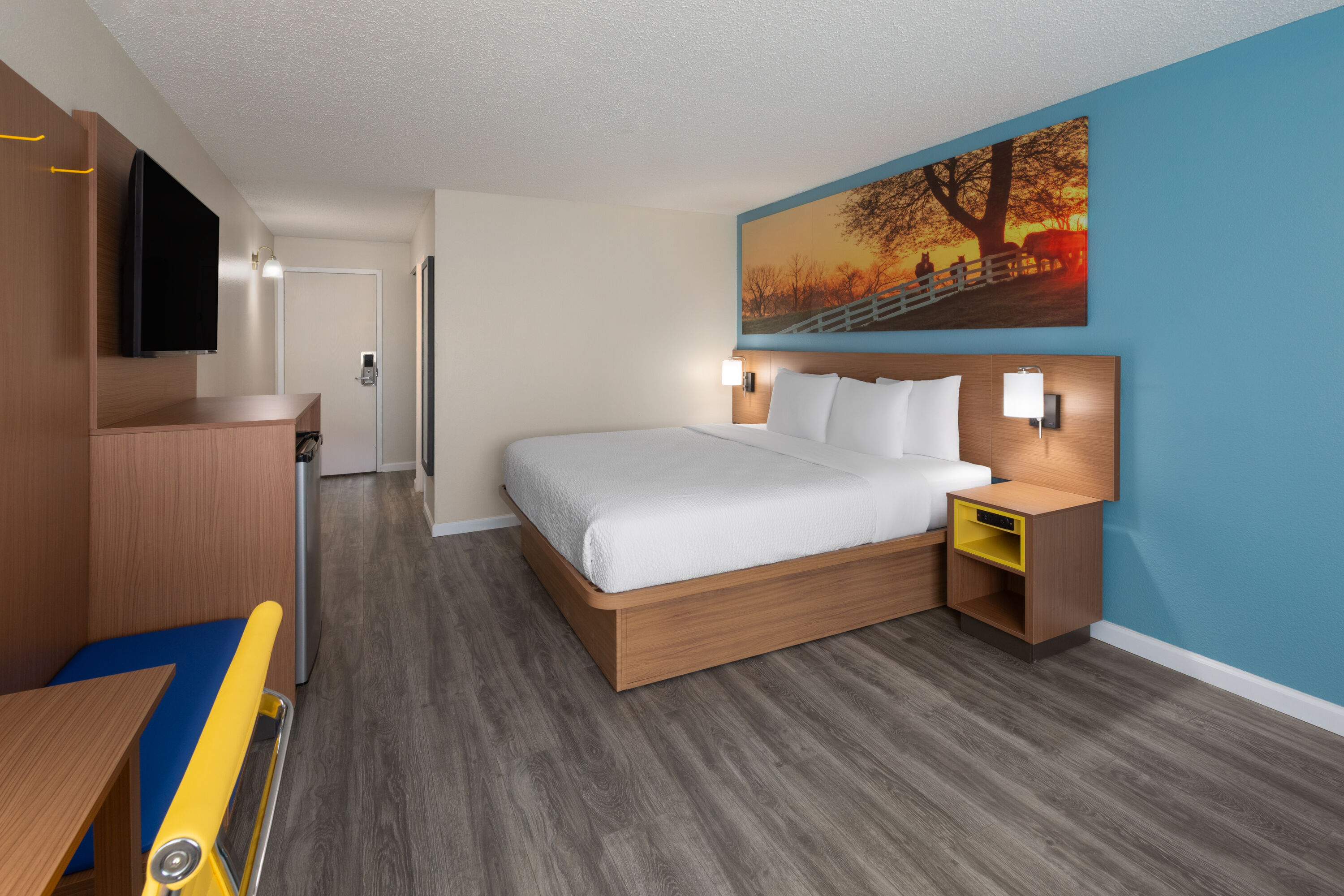 Days Inn & Suites by Wyndham Festus suite in Festus, Missouri