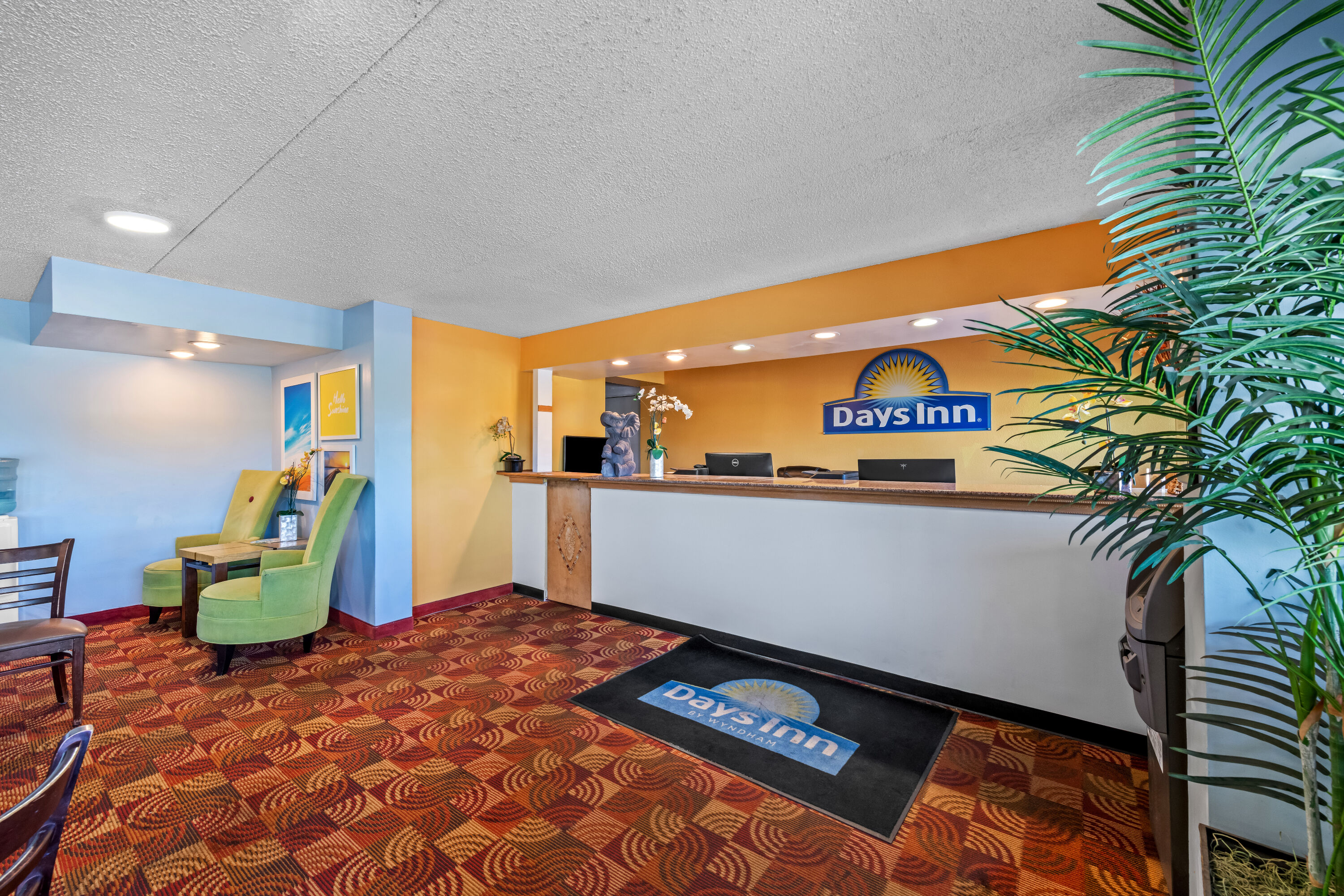 Days Inn by Wyndham Independence reception in Independence, Missouri