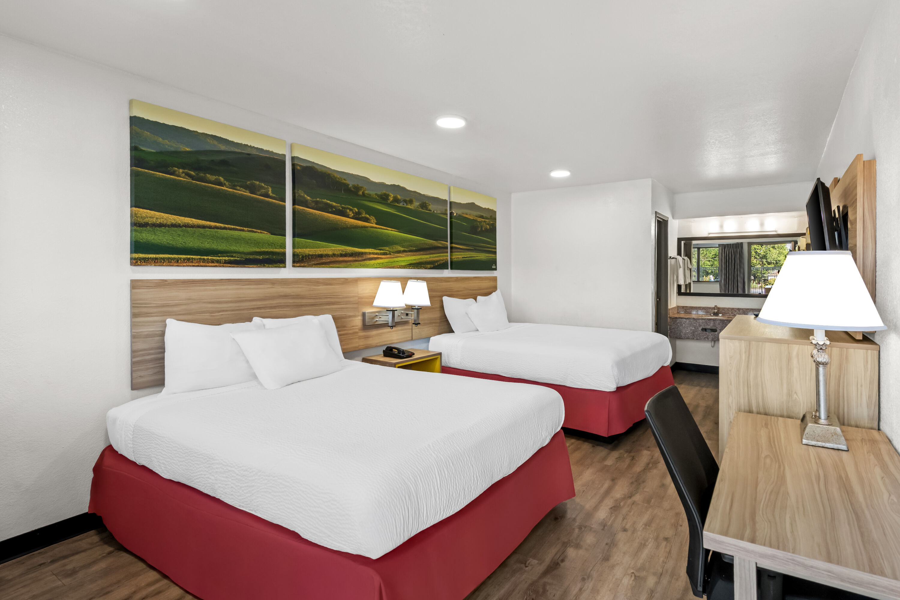 Double bed guest room at the Days Inn by Wyndham Independence in Independence, Missouri