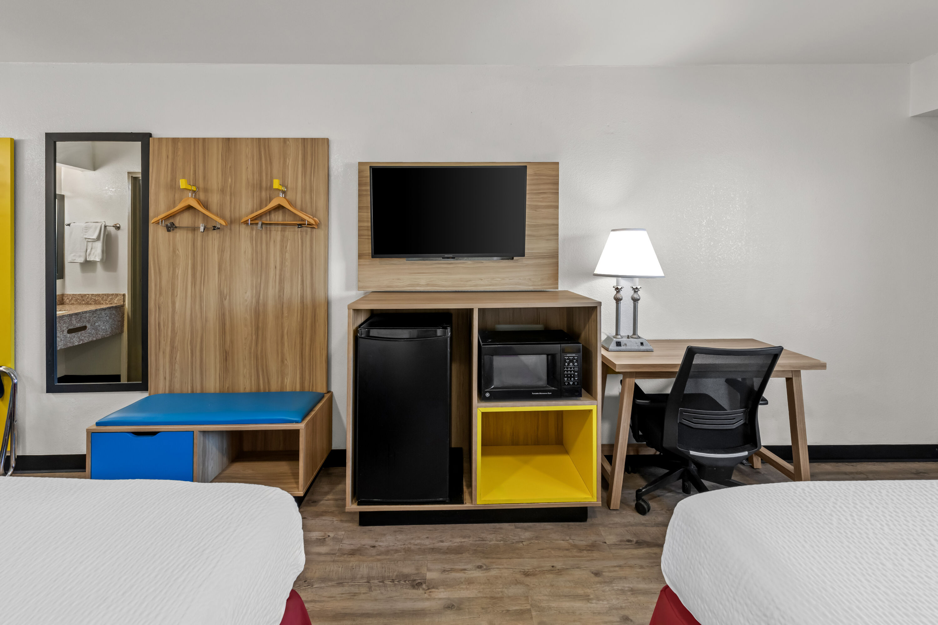 Double bed guest room at the Days Inn by Wyndham Independence in Independence, Missouri