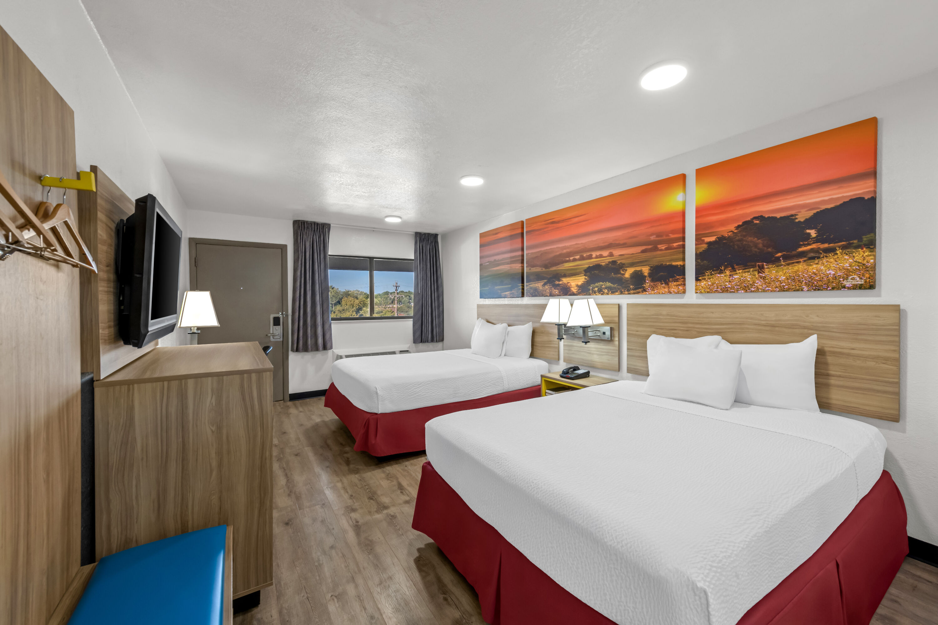 Double bed guest room at the Days Inn by Wyndham Independence in Independence, Missouri