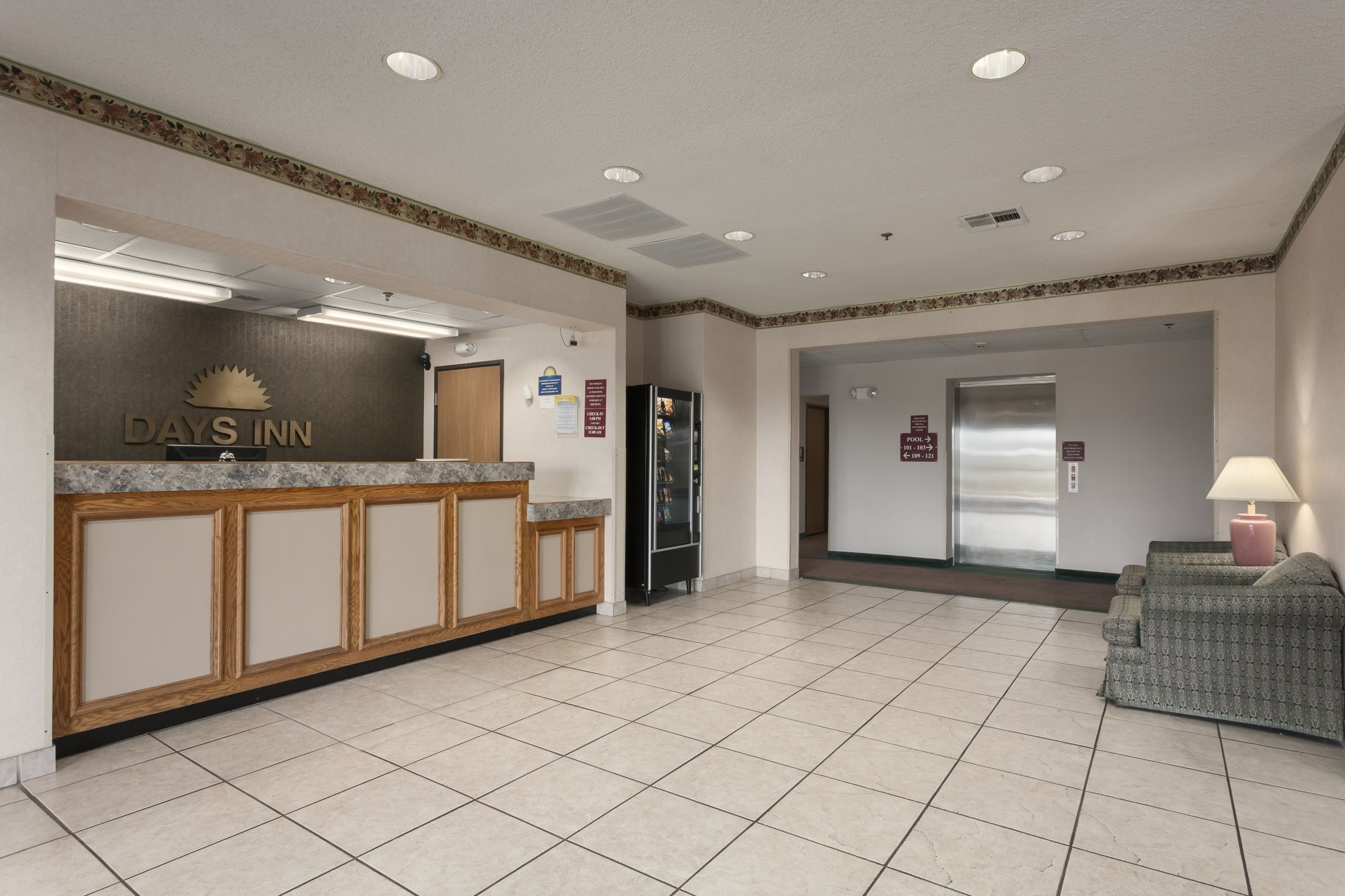 hotels in jefferson city mo with jacuzzi