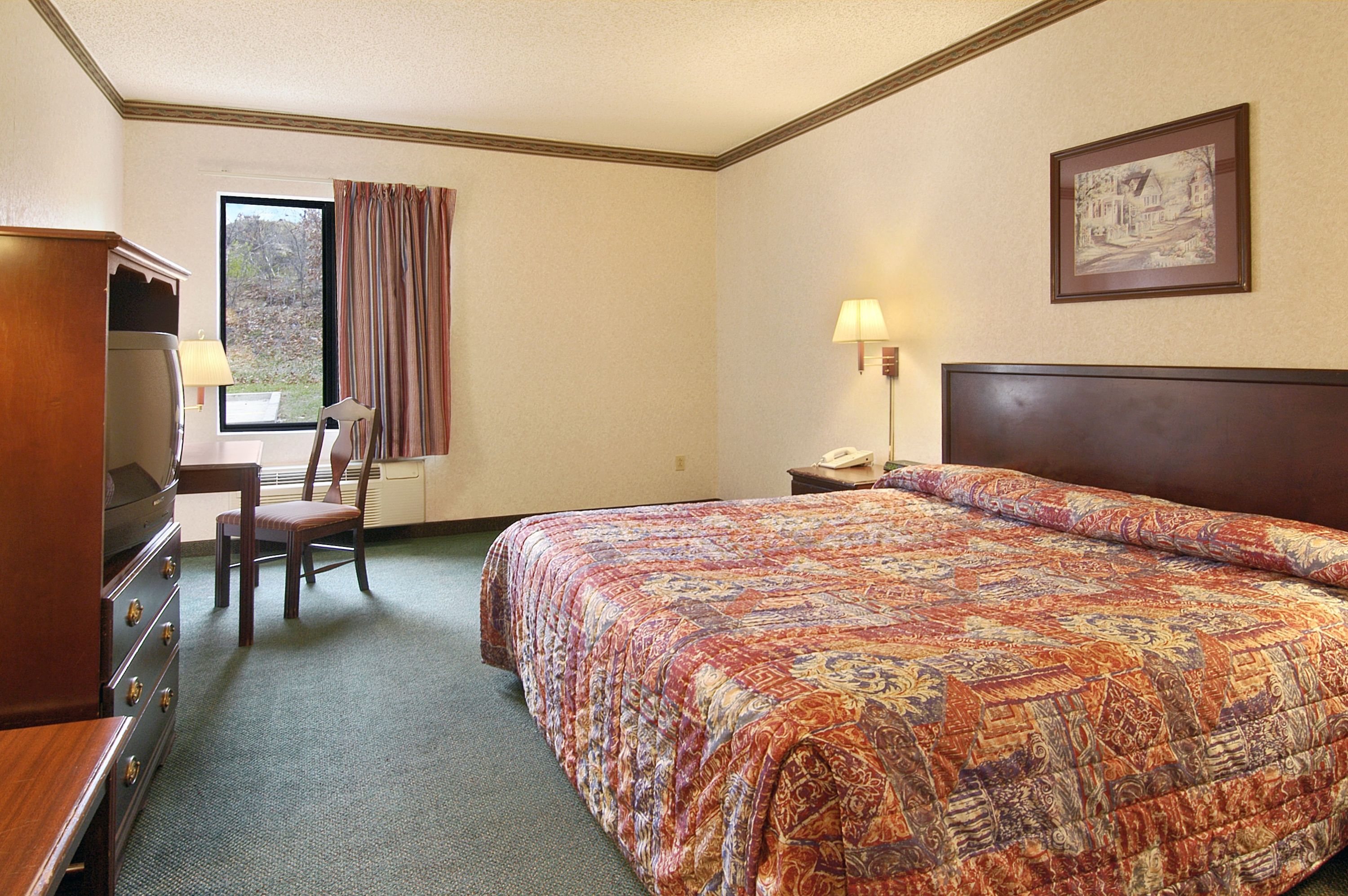 Days Inn by Wyndham Jefferson City suite in Jefferson City, Missouri